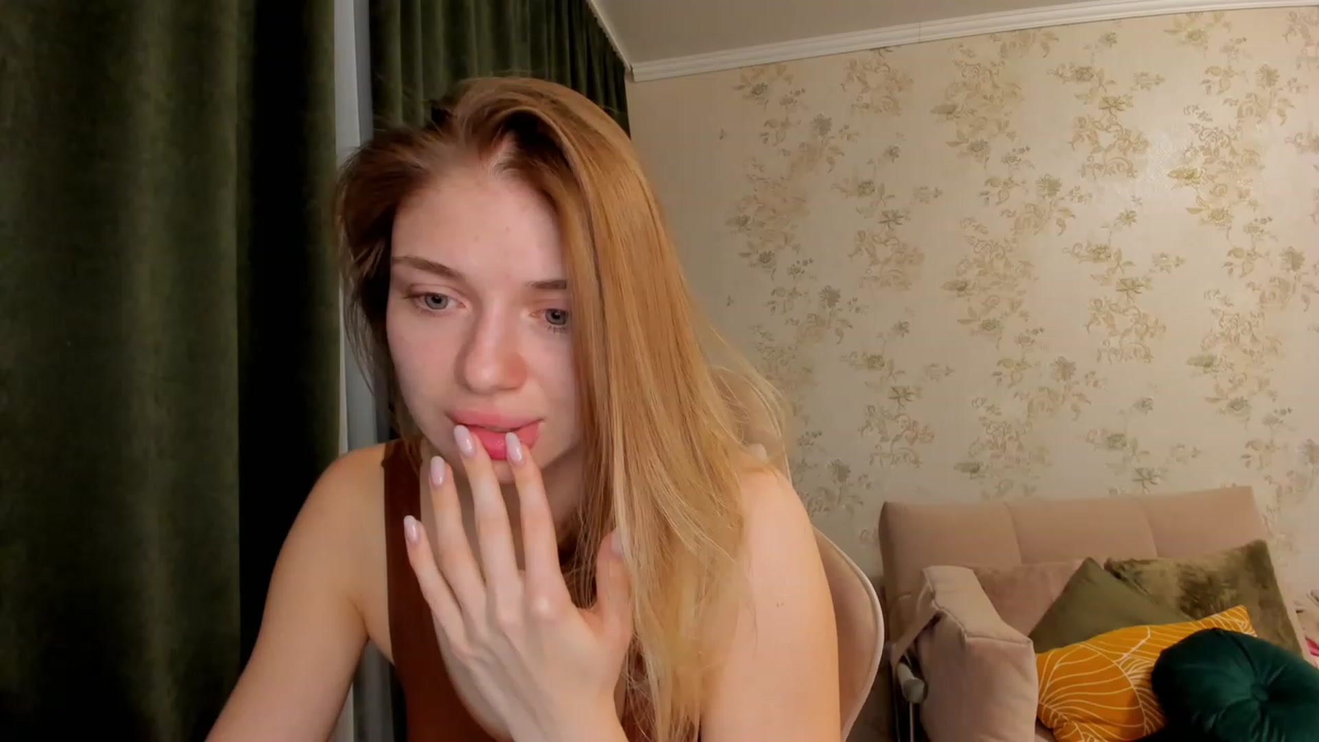 Gallery image thumbnail from Make_my_Luck's myfreecams stream on, 04/24/2023, 19:29 image 2 of 20