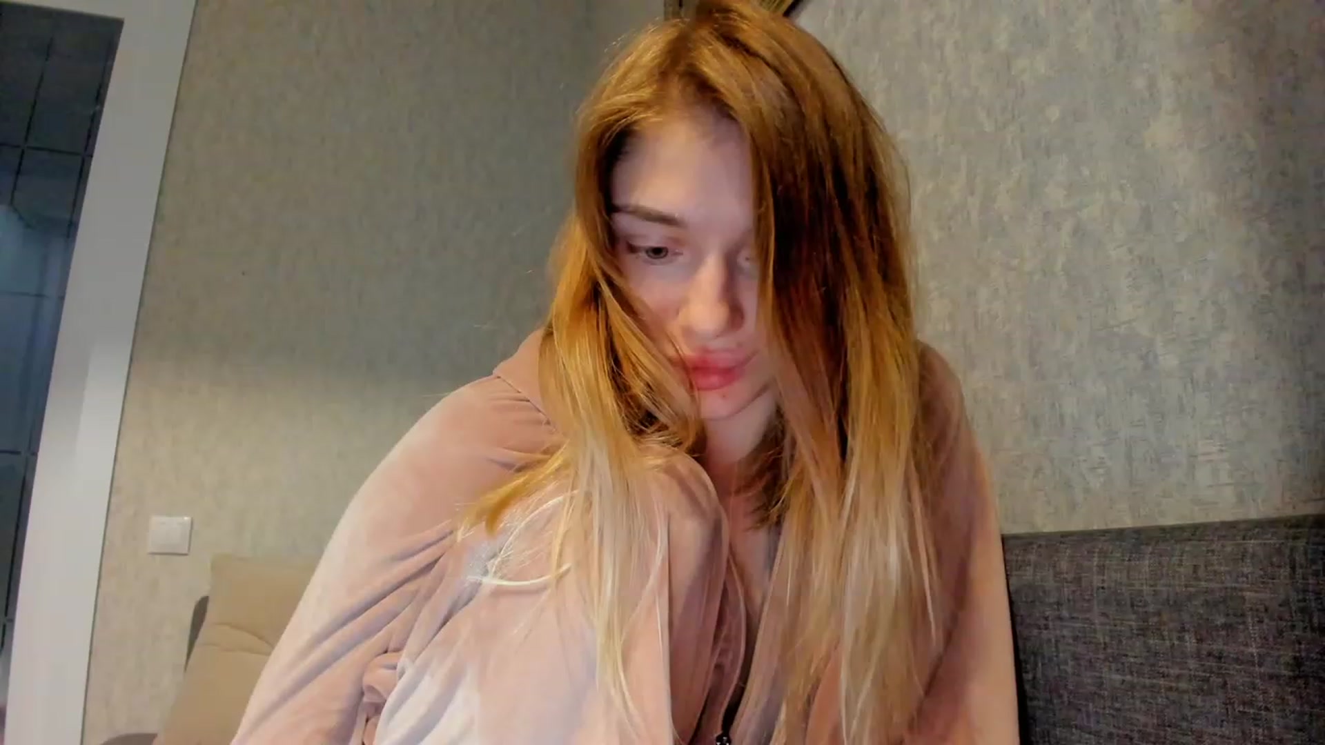 Gallery image thumbnail from Make_my_Luck's myfreecams stream on, 05/10/2023, 20:53 image 13 of 20