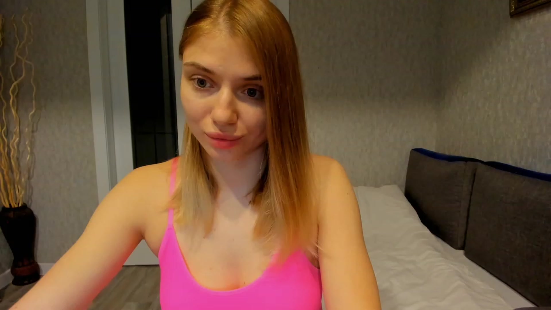 Gallery image thumbnail from Make_my_Luck's myfreecams stream on, 05/14/2023, 22:38 image 14 of 20