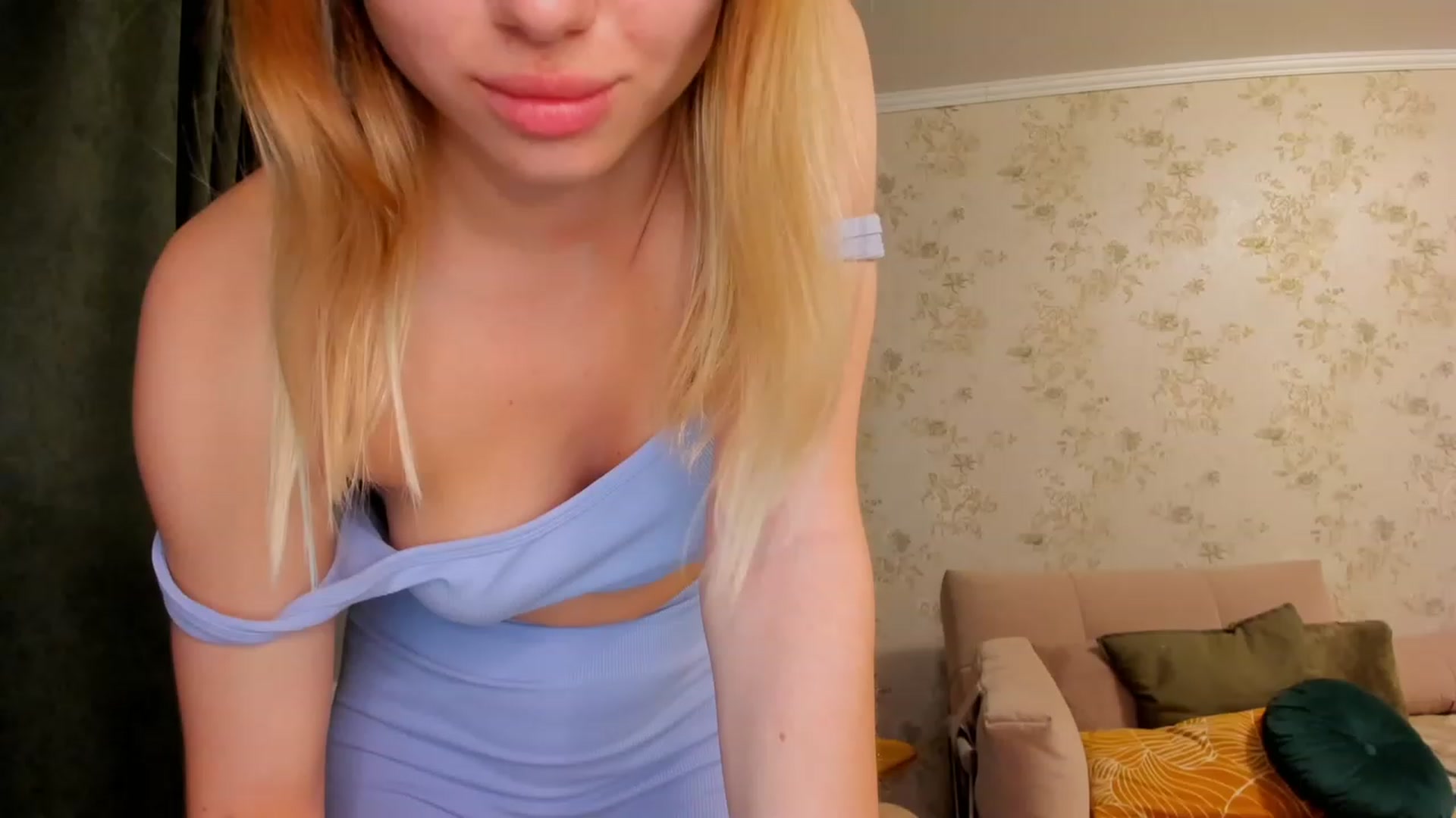 Gallery image thumbnail from Make_my_Luck's myfreecams stream on, 06/01/2023, 19:24 image 13 of 20