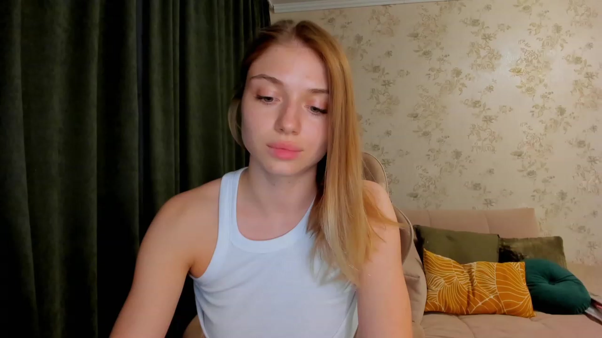 Gallery image thumbnail from Make_my_Luck's myfreecams stream on, 06/06/2023, 19:37 image 4 of 20