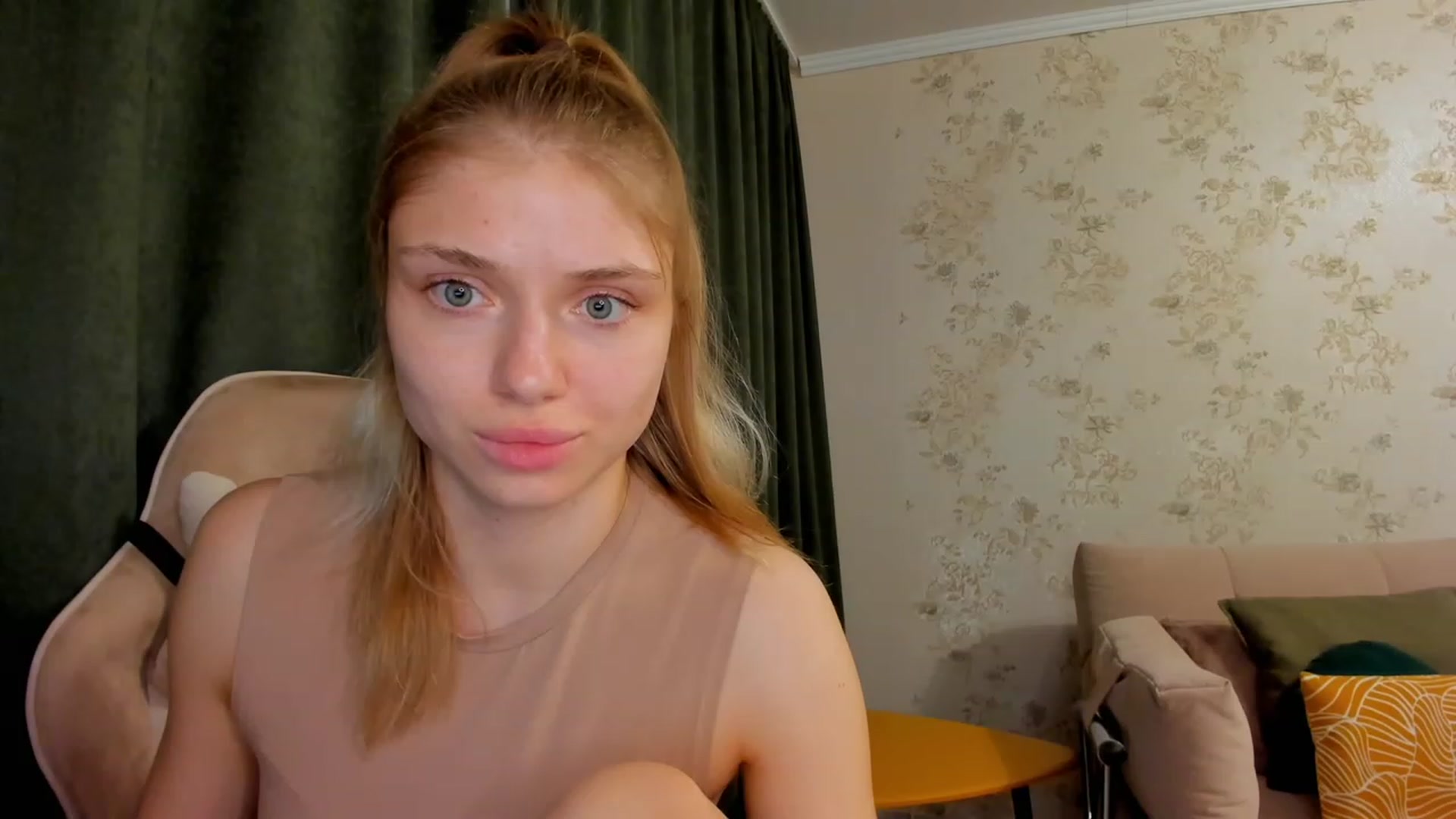 Gallery image thumbnail from Make_my_Luck's myfreecams stream on, 06/16/2023, 19:51 image 4 of 20