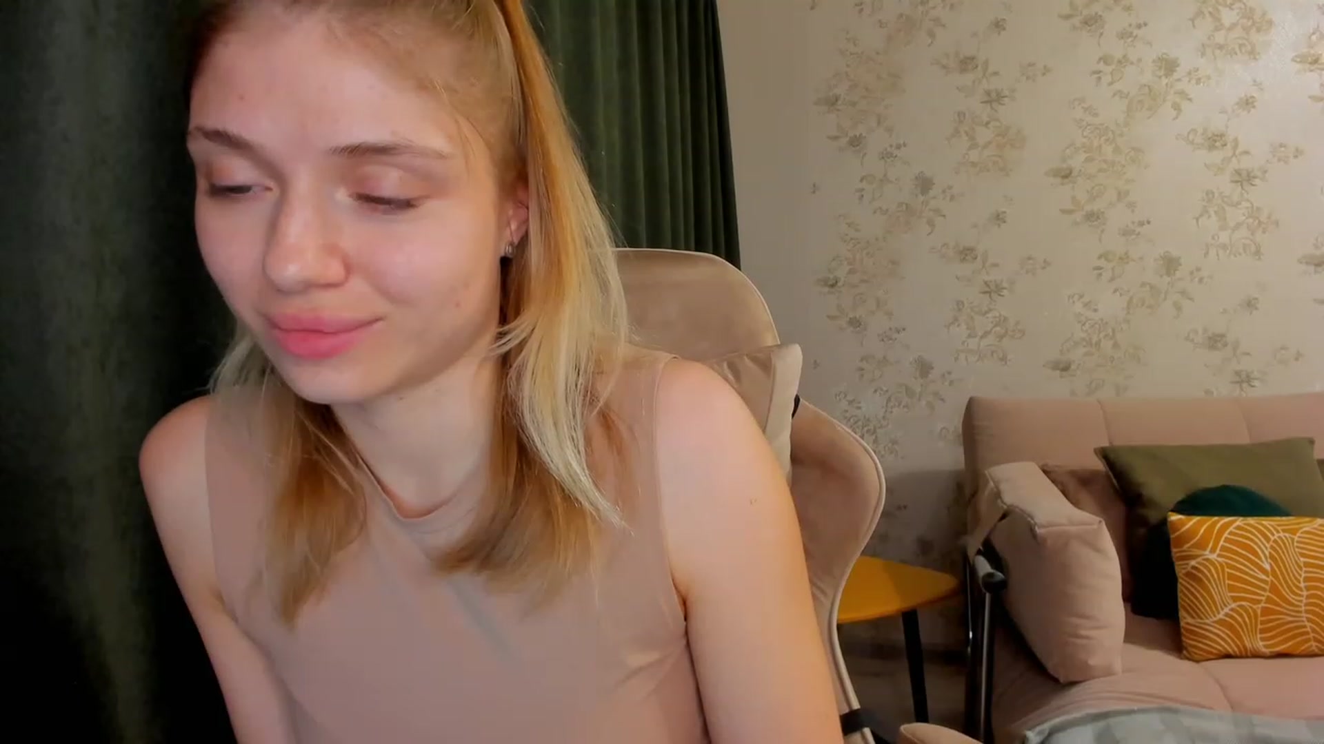 Gallery image thumbnail from Make_my_Luck's myfreecams stream on, 06/16/2023, 21:20 image 9 of 20