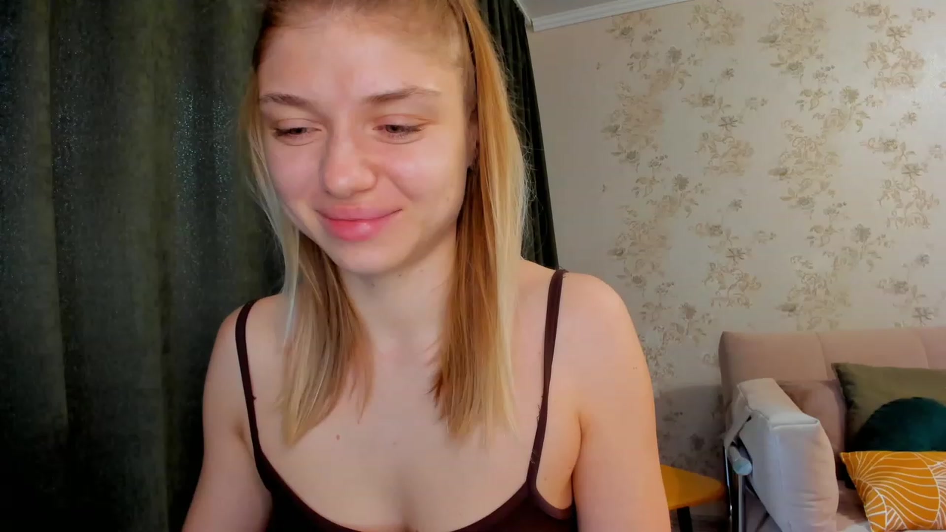 Gallery image thumbnail from Make_my_Luck's myfreecams stream on, 06/21/2023, 08:44 image 15 of 20