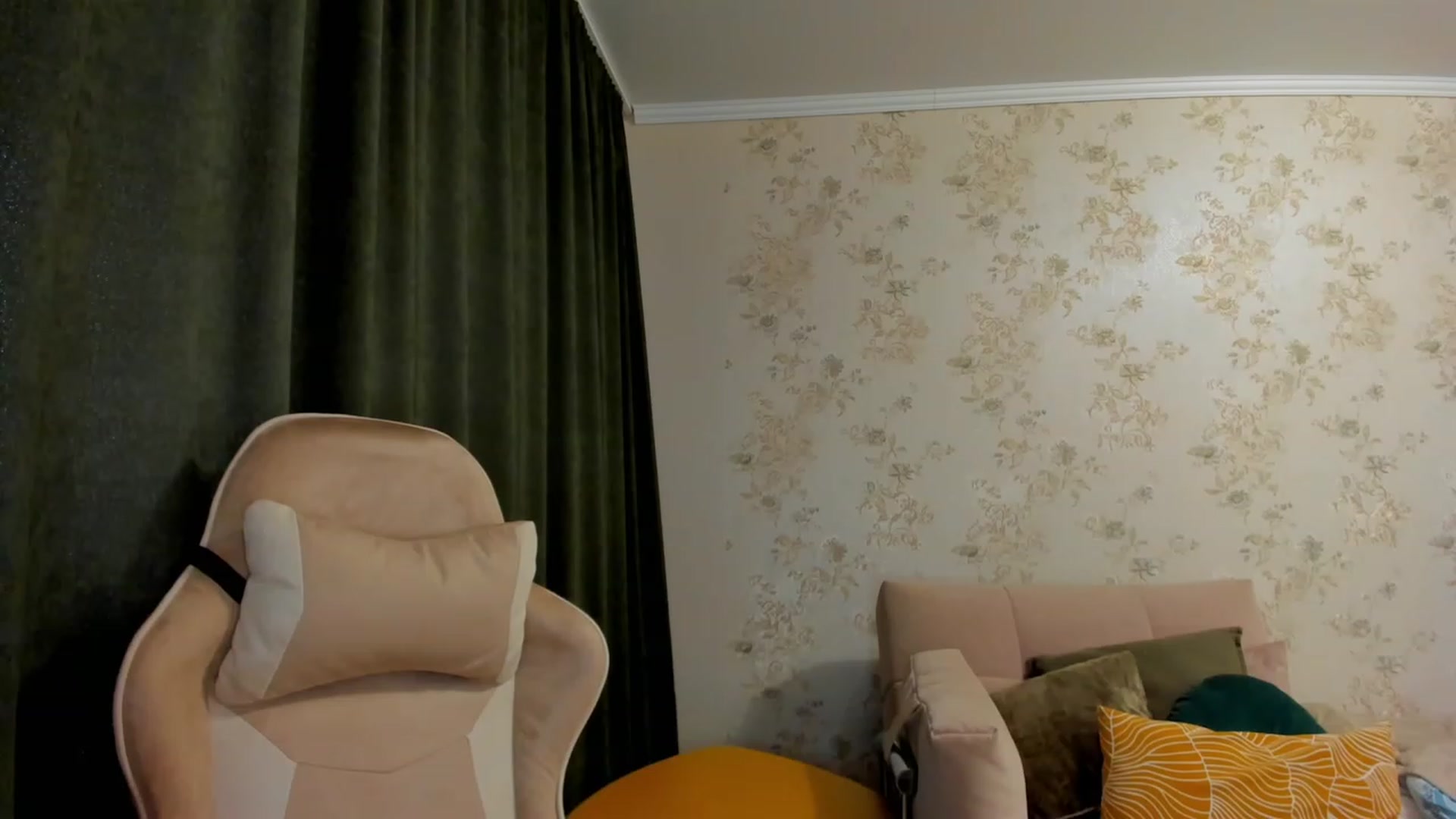Gallery image thumbnail from Make_my_Luck's myfreecams stream on, 06/26/2023, 09:28 image 14 of 20