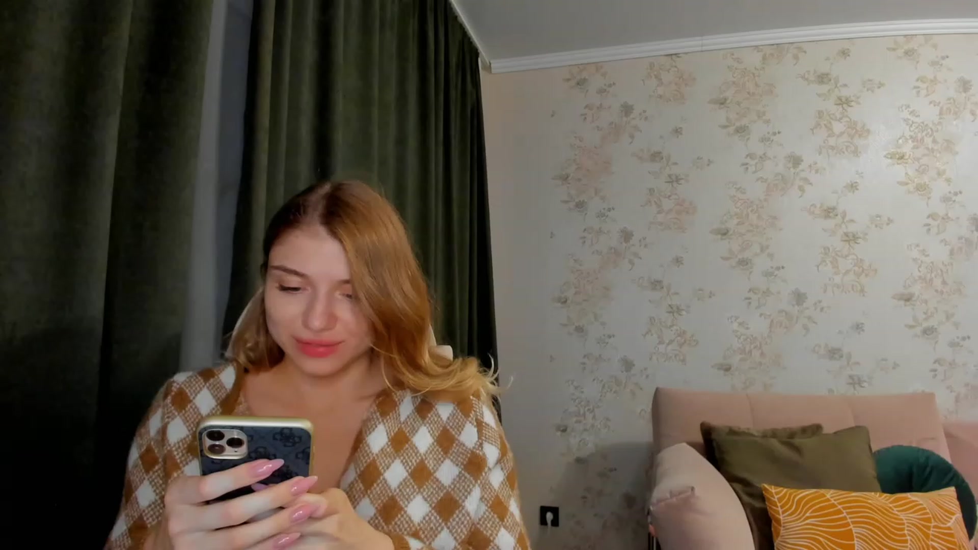 Gallery image thumbnail from Make_my_Luck's myfreecams stream on, 07/13/2023, 19:54 image 1 of 20