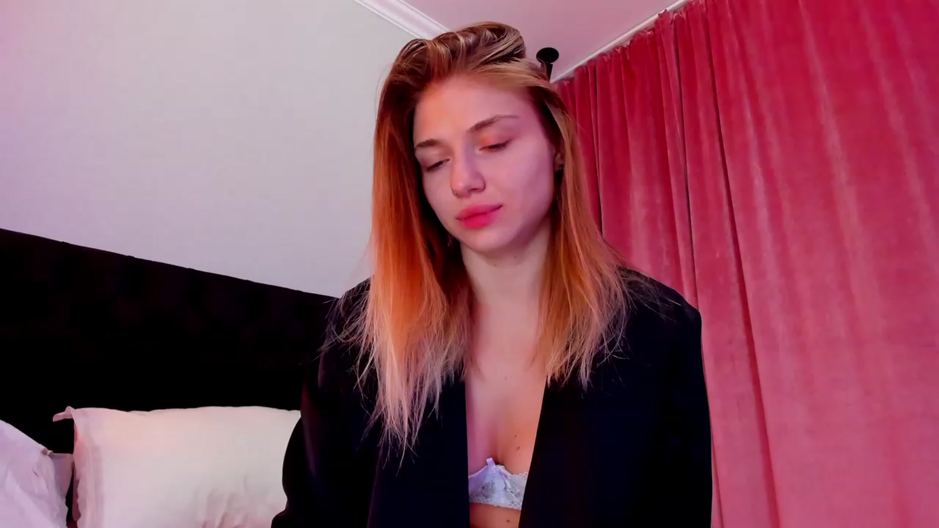Gallery image thumbnail from Make_my_Luck's myfreecams stream on, 07/28/2023, 20:31 image 10 of 20