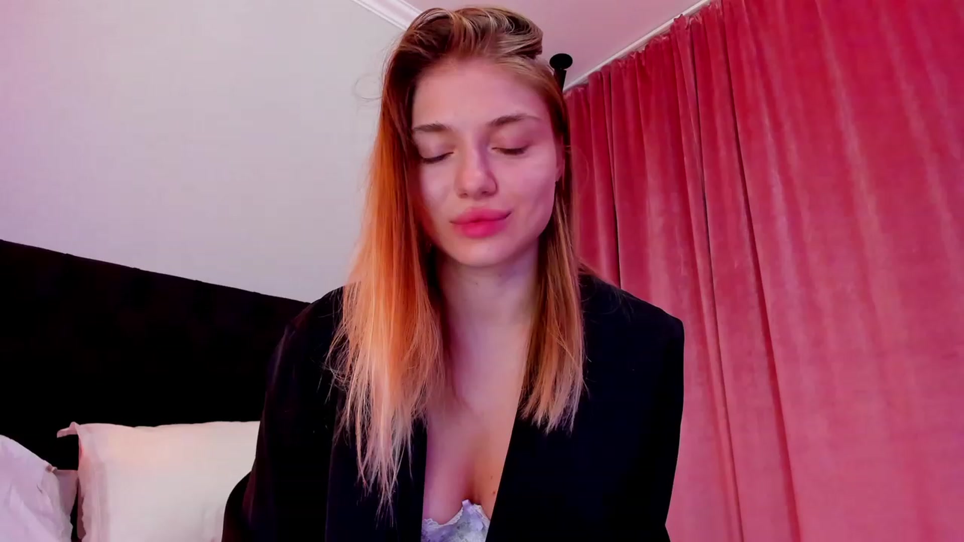 Gallery image thumbnail from Make_my_Luck's myfreecams stream on, 07/28/2023, 20:31 image 14 of 20