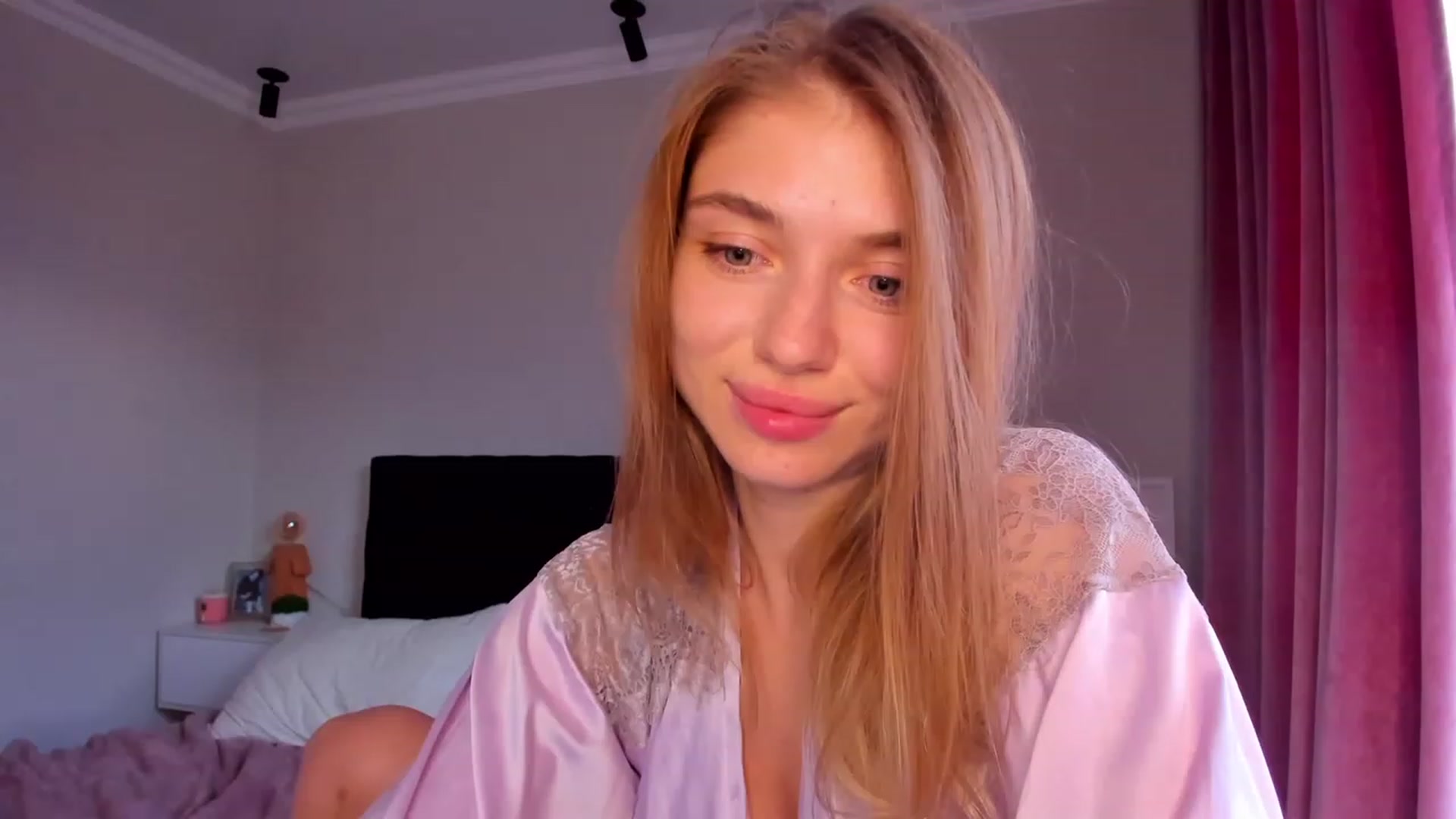 Gallery image thumbnail from Make_my_Luck's myfreecams stream on, 07/29/2023, 17:07 image 10 of 20