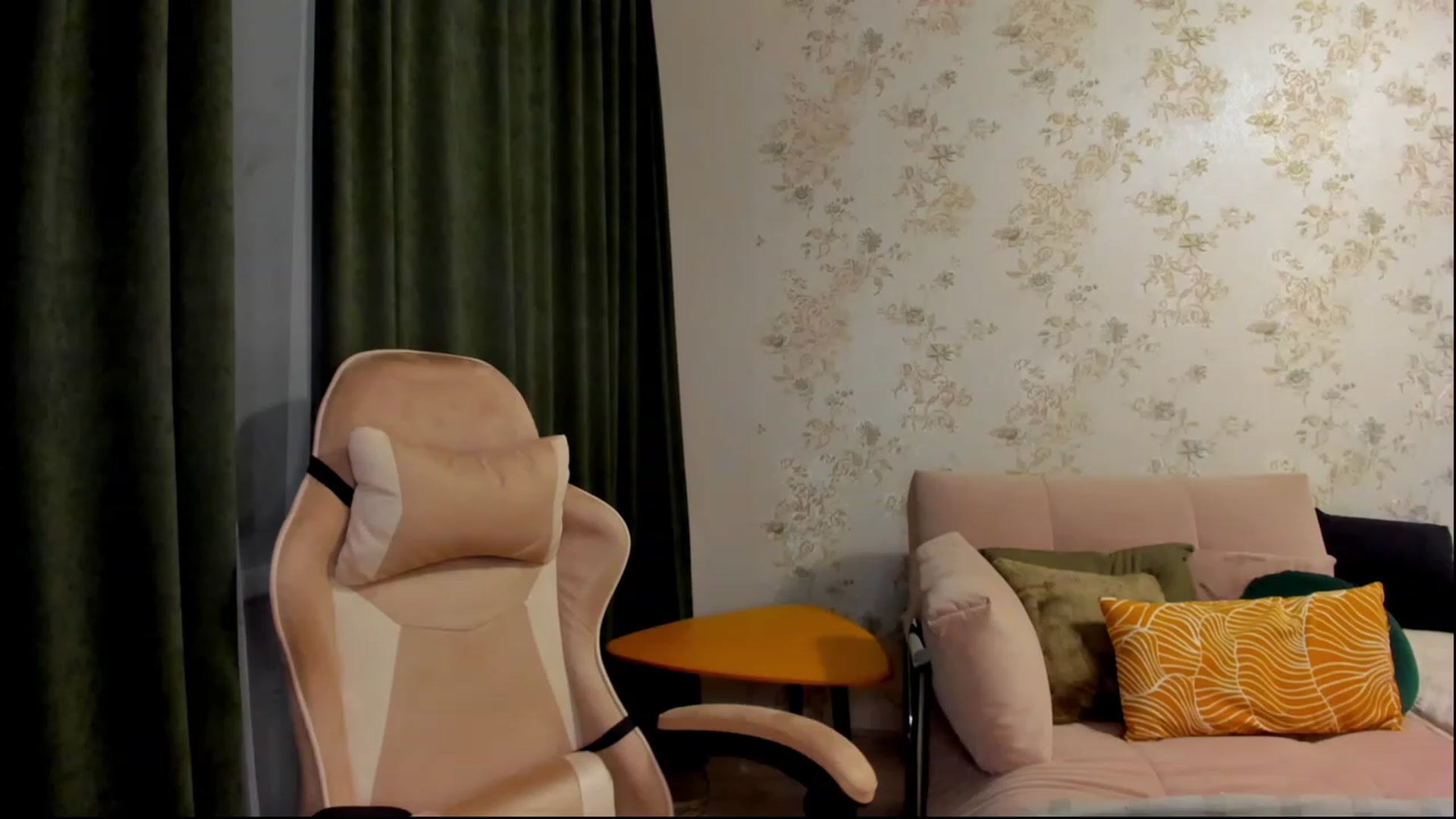 Gallery image thumbnail from Make_my_Luck's myfreecams stream on, 07/30/2023, 21:37 image 20 of 20