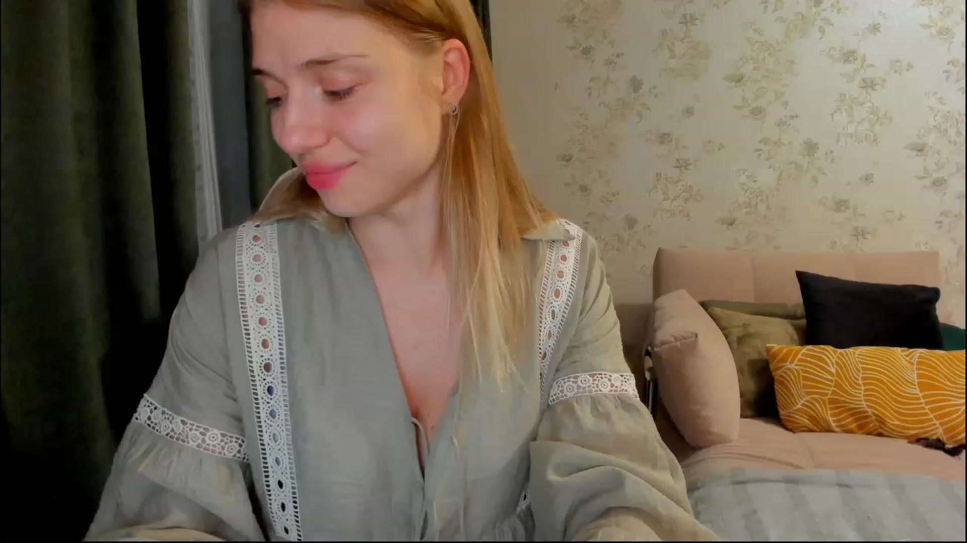 Gallery image thumbnail from Make_my_Luck's myfreecams stream on, 07/31/2023, 22:03 image 13 of 20