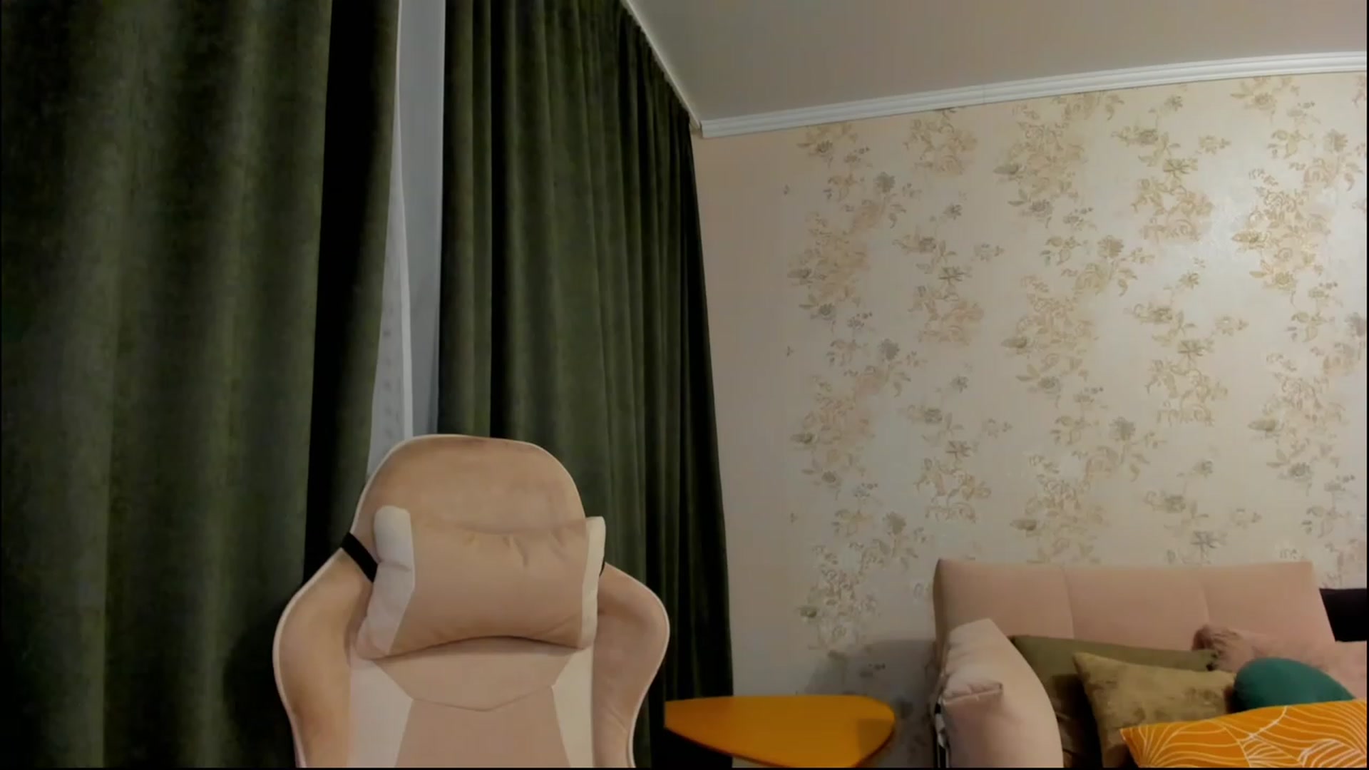 Gallery image thumbnail from Make_my_Luck's myfreecams stream on, 08/08/2023, 21:46 image 12 of 20