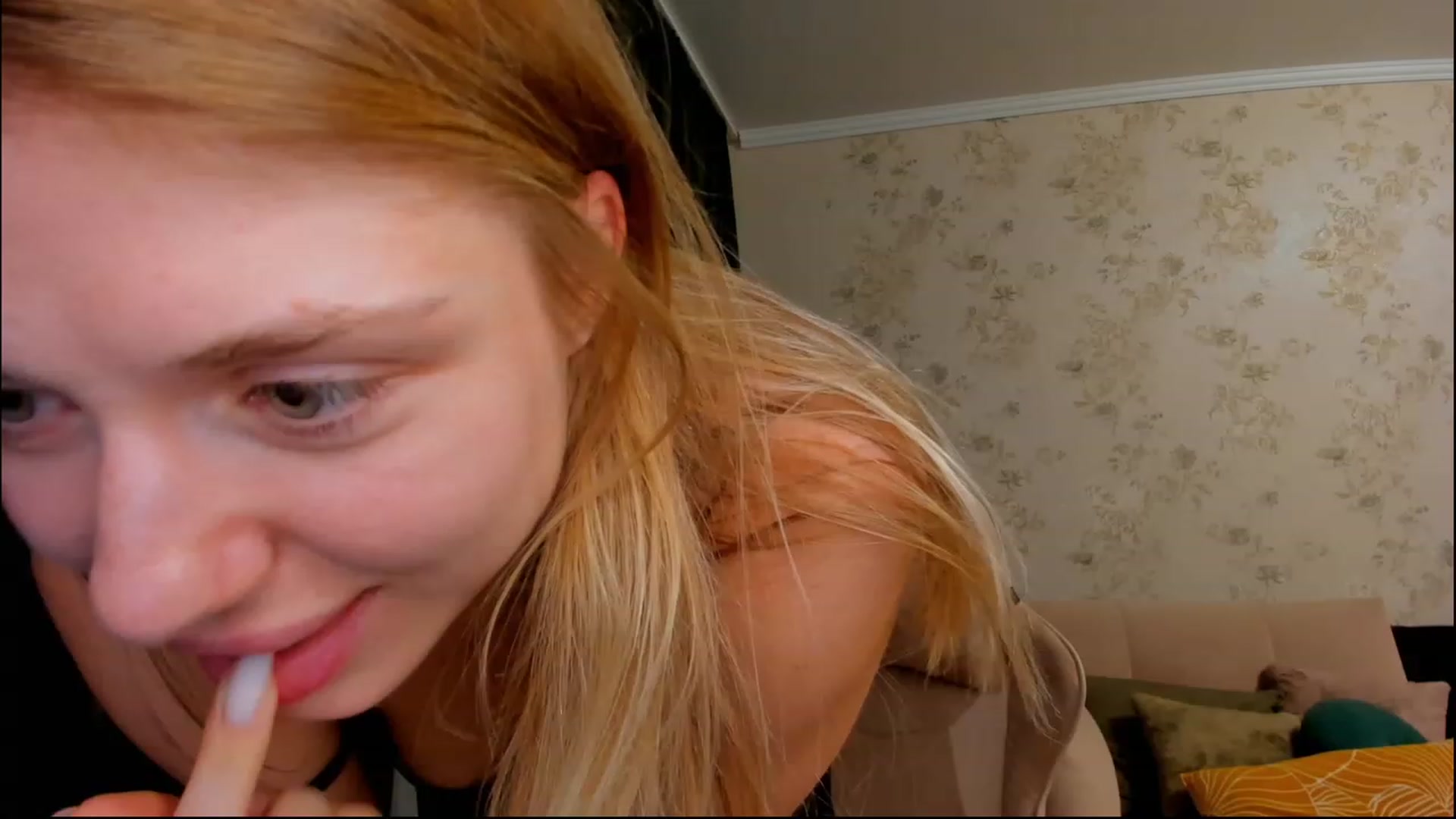 Gallery image thumbnail from Make_my_Luck's myfreecams stream on, 08/08/2023, 21:46 image 13 of 20