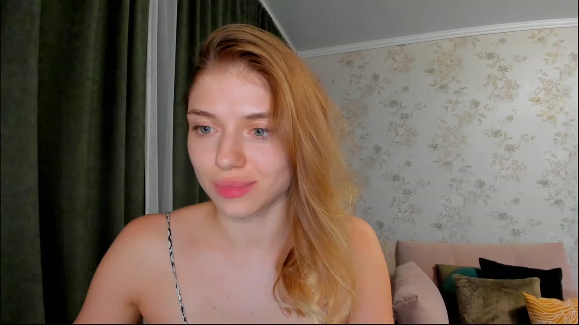 Gallery image thumbnail from Make_my_Luck's myfreecams stream on, 08/11/2023, 20:45 image 3 of 20