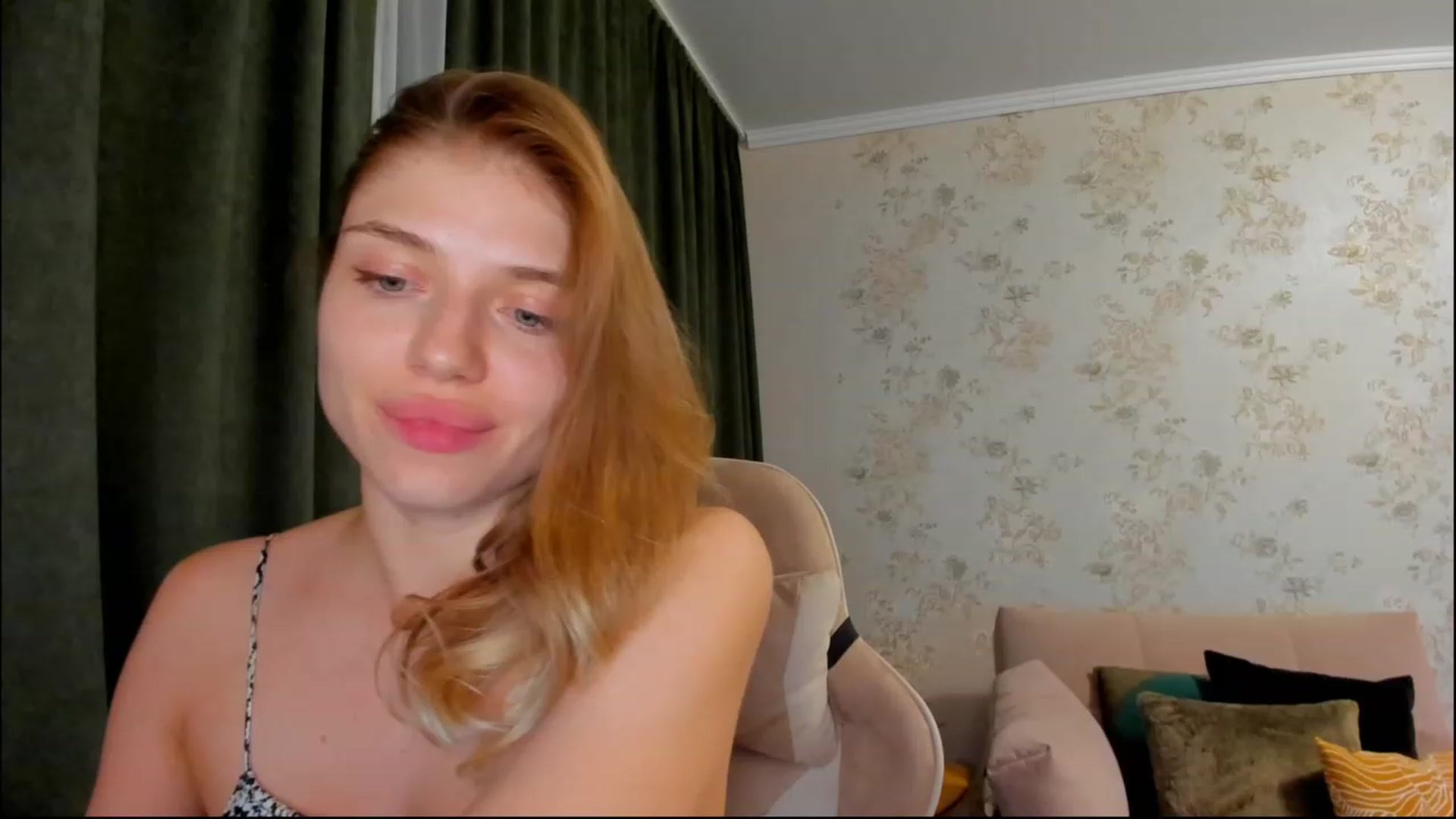 Gallery image thumbnail from Make_my_Luck's myfreecams stream on, 08/11/2023, 20:45 image 1 of 20