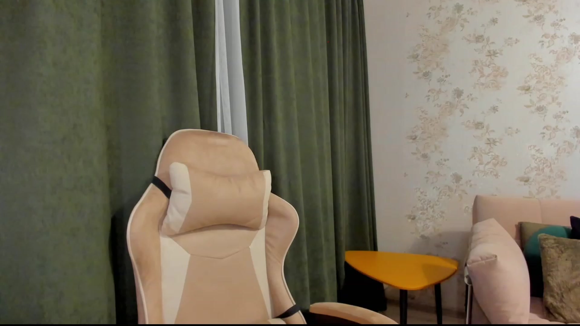 Gallery image thumbnail from Make_my_Luck's myfreecams stream on, 08/11/2023, 21:55 image 1 of 20