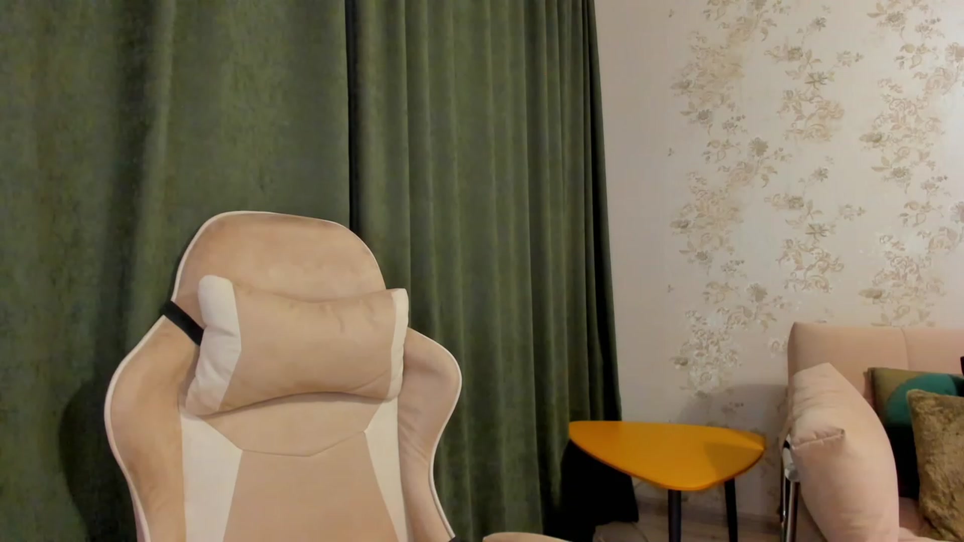 Gallery image thumbnail from Make_my_Luck's myfreecams stream on, 08/12/2023, 19:26 image 2 of 20