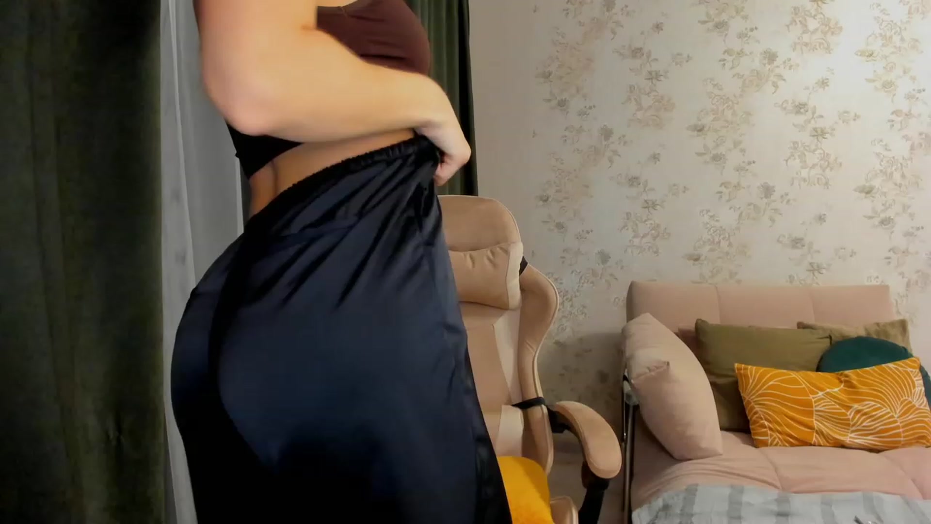 Gallery image thumbnail from Make_my_Luck's myfreecams stream on, 09/01/2023, 18:45 image 8 of 20