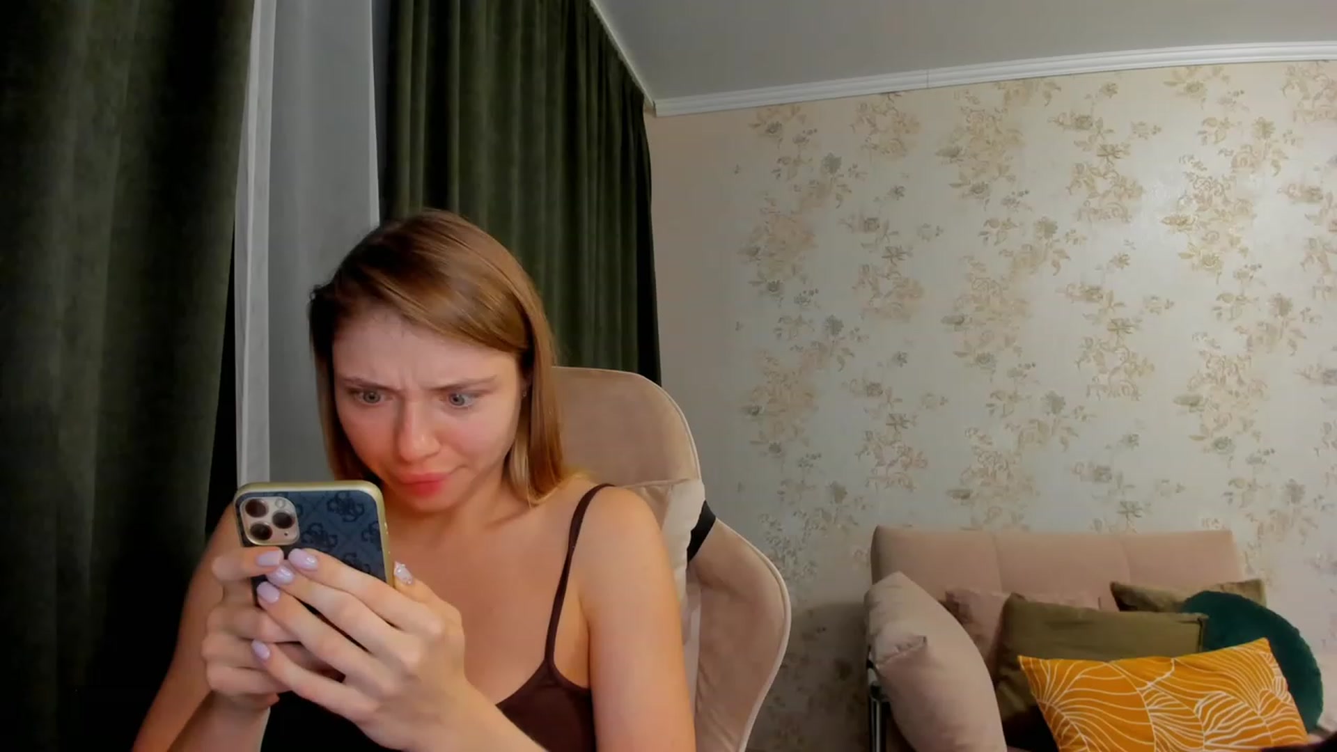 Gallery image thumbnail from Make_my_Luck's myfreecams stream on, 09/01/2023, 21:44 image 2 of 20