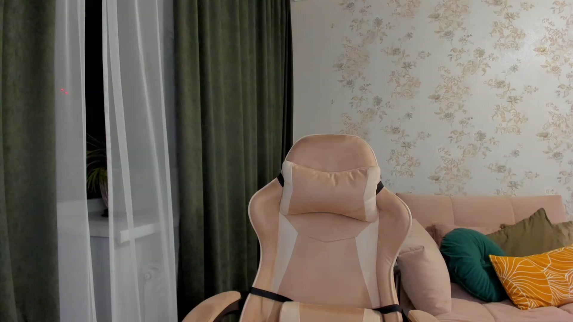 Gallery image thumbnail from Make_my_Luck's myfreecams stream on, 09/03/2023, 22:50 image 2 of 20