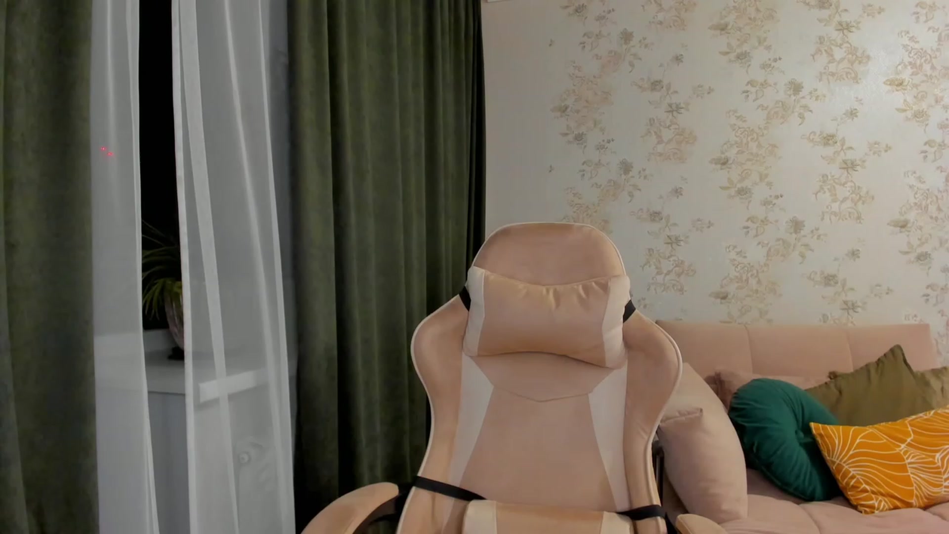 Gallery image thumbnail from Make_my_Luck's myfreecams stream on, 09/03/2023, 22:50 image 3 of 20