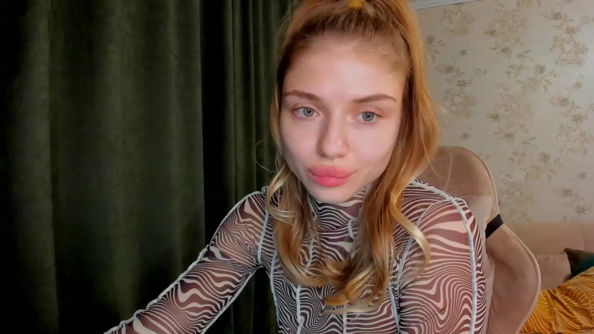 Gallery image thumbnail from Make_my_Luck's myfreecams stream on, 09/14/2023, 22:21 image 15 of 20