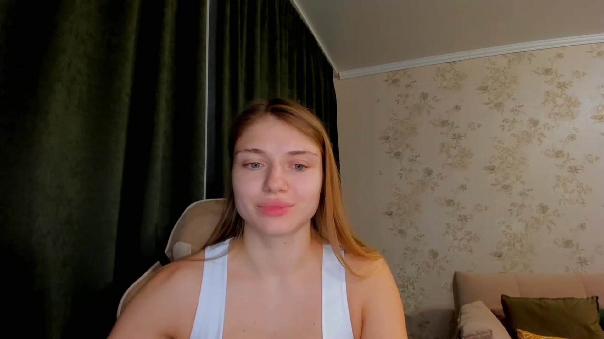Gallery image thumbnail from Make_my_Luck's myfreecams stream on, 09/20/2023, 20:06 image 17 of 20