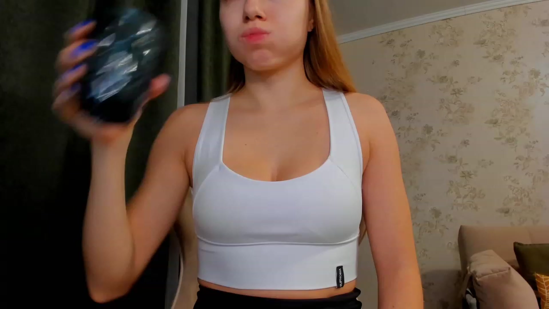Gallery image thumbnail from Make_my_Luck's myfreecams stream on, 09/20/2023, 20:06 image 15 of 20