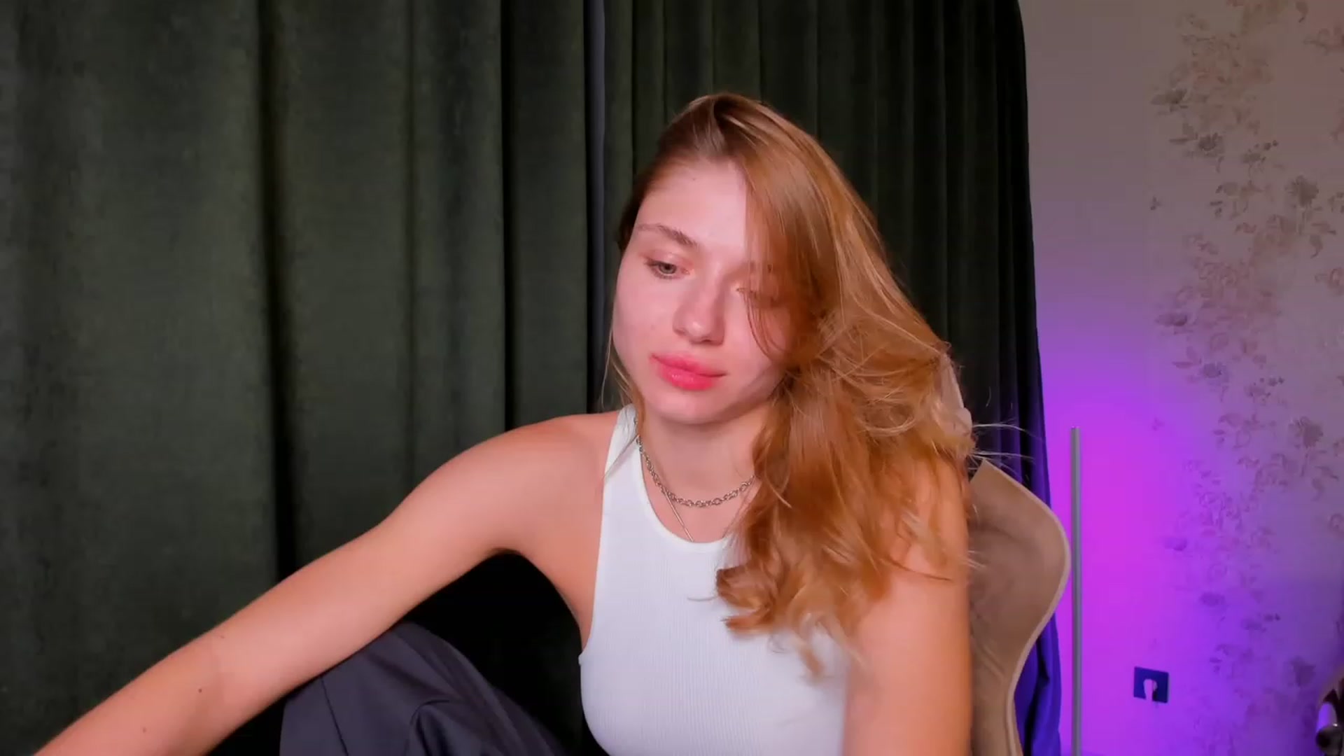Gallery image thumbnail from Make_my_Luck's myfreecams stream on, 09/29/2023, 21:23 image 12 of 20