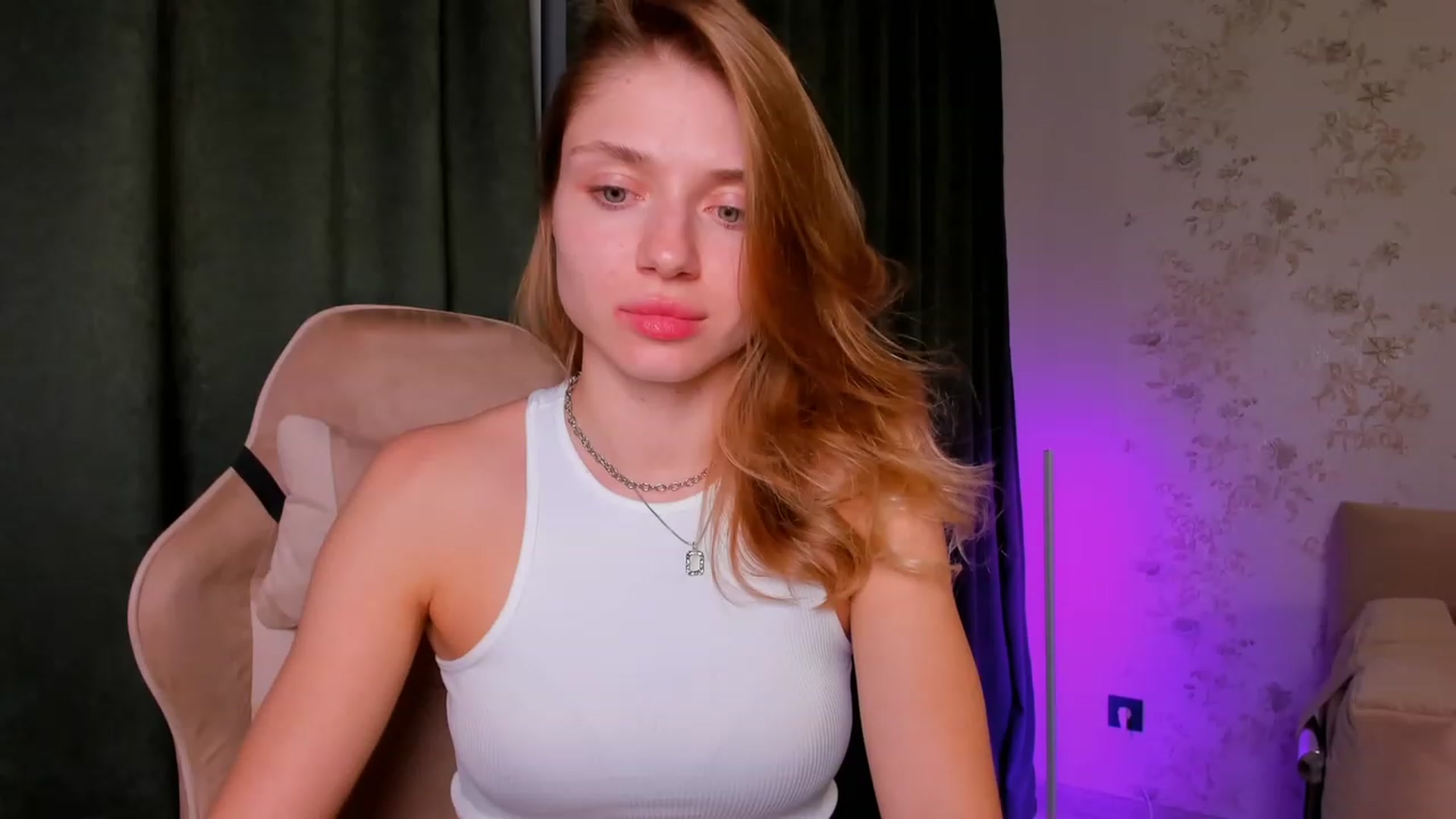 Gallery image thumbnail from Make_my_Luck's myfreecams stream on, 09/29/2023, 21:23 image 4 of 20