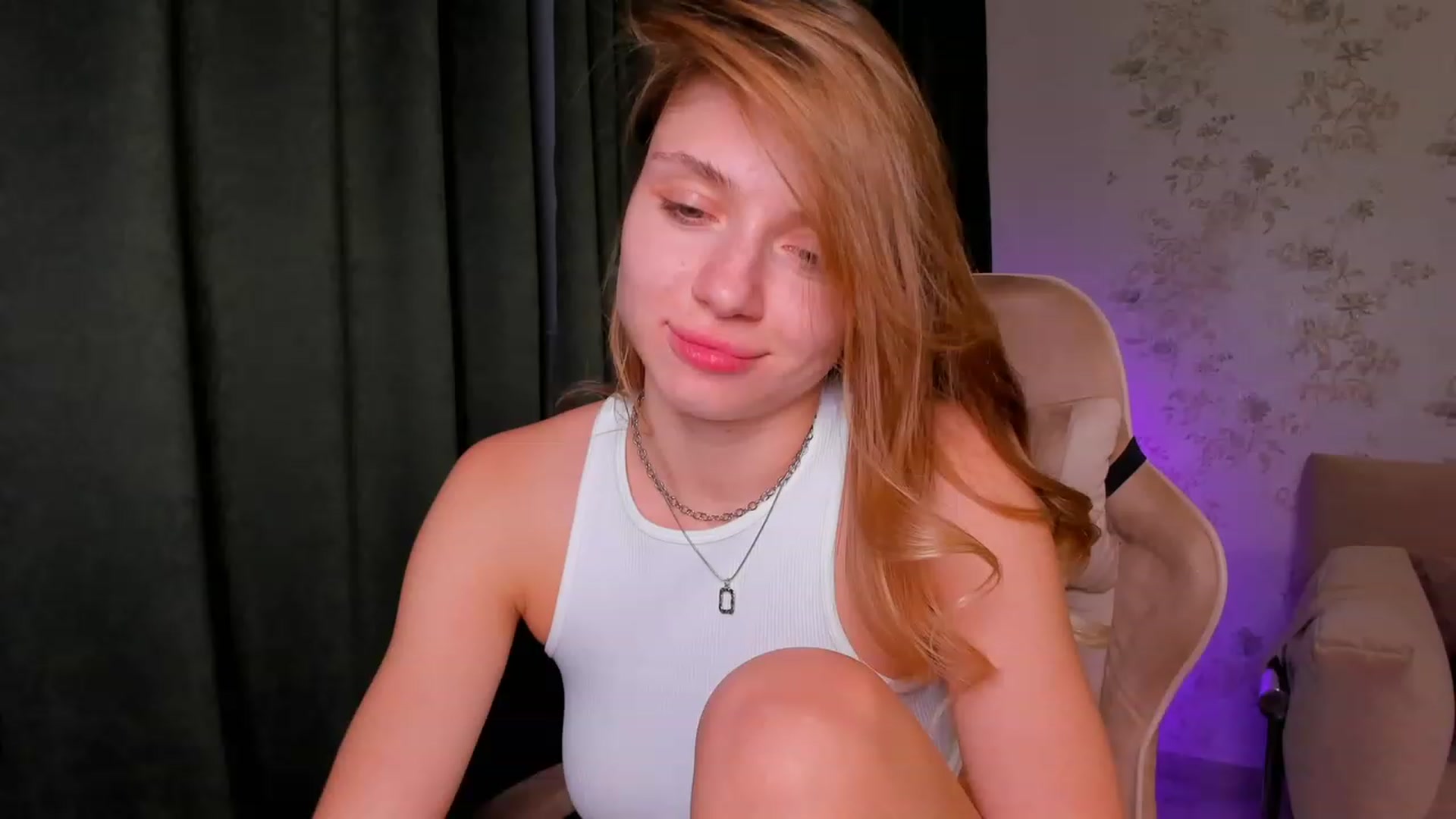 Gallery image thumbnail from Make_my_Luck's myfreecams stream on, 09/29/2023, 21:49 image 6 of 20