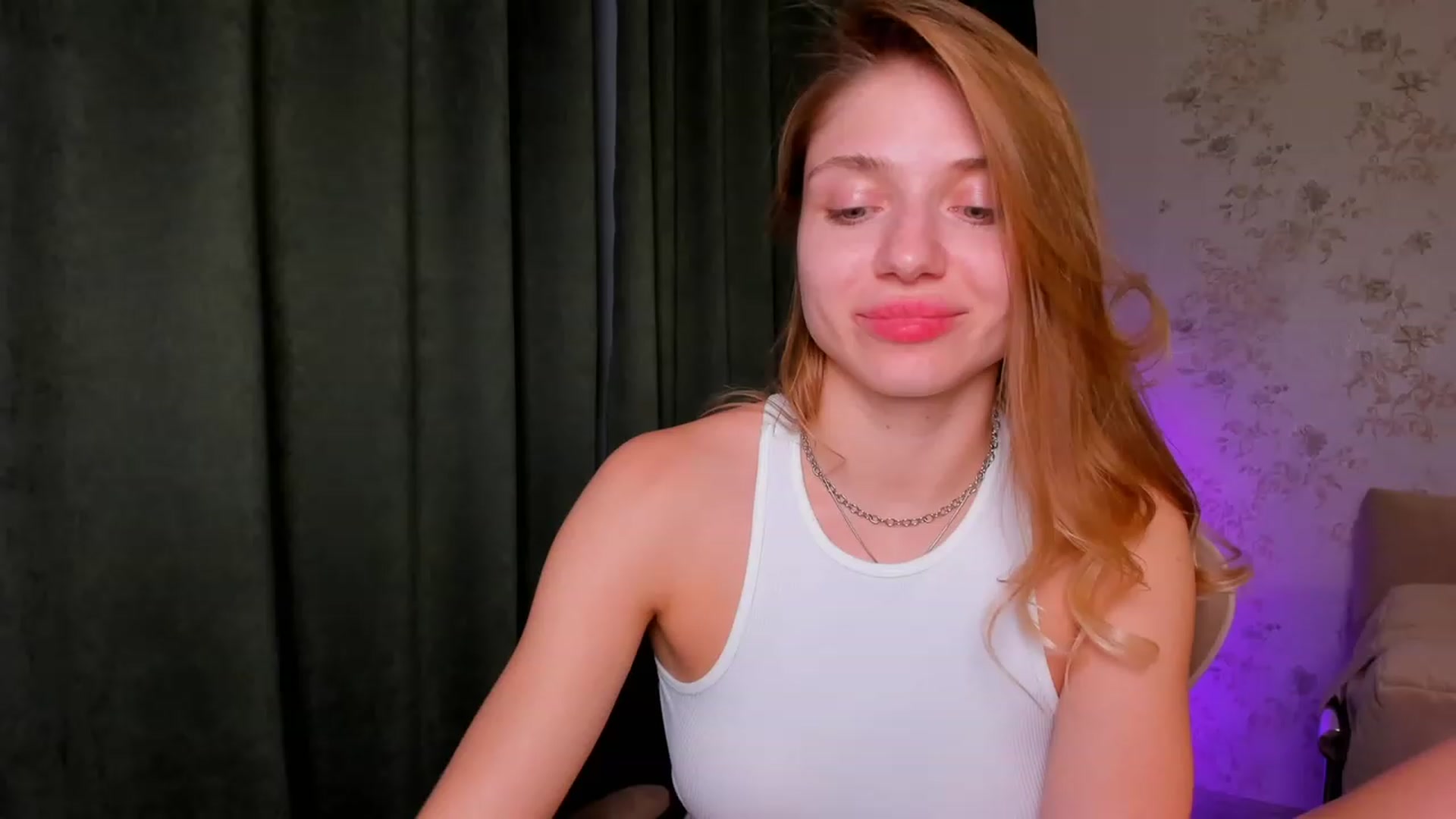 Gallery image thumbnail from Make_my_Luck's myfreecams stream on, 09/29/2023, 21:49 image 13 of 20