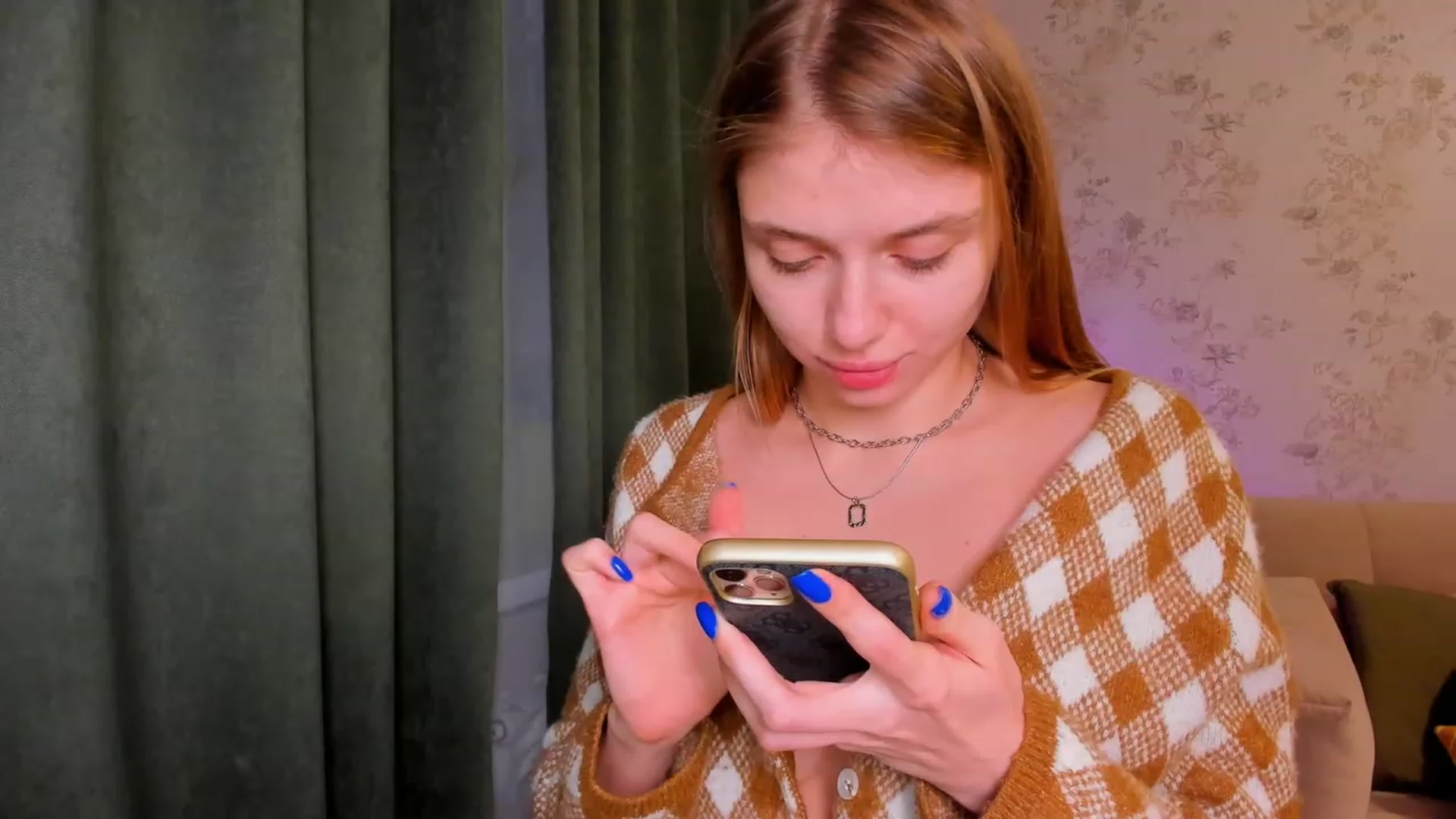 Gallery image thumbnail from Make_my_Luck's myfreecams stream on, 10/10/2023, 22:21 image 13 of 20