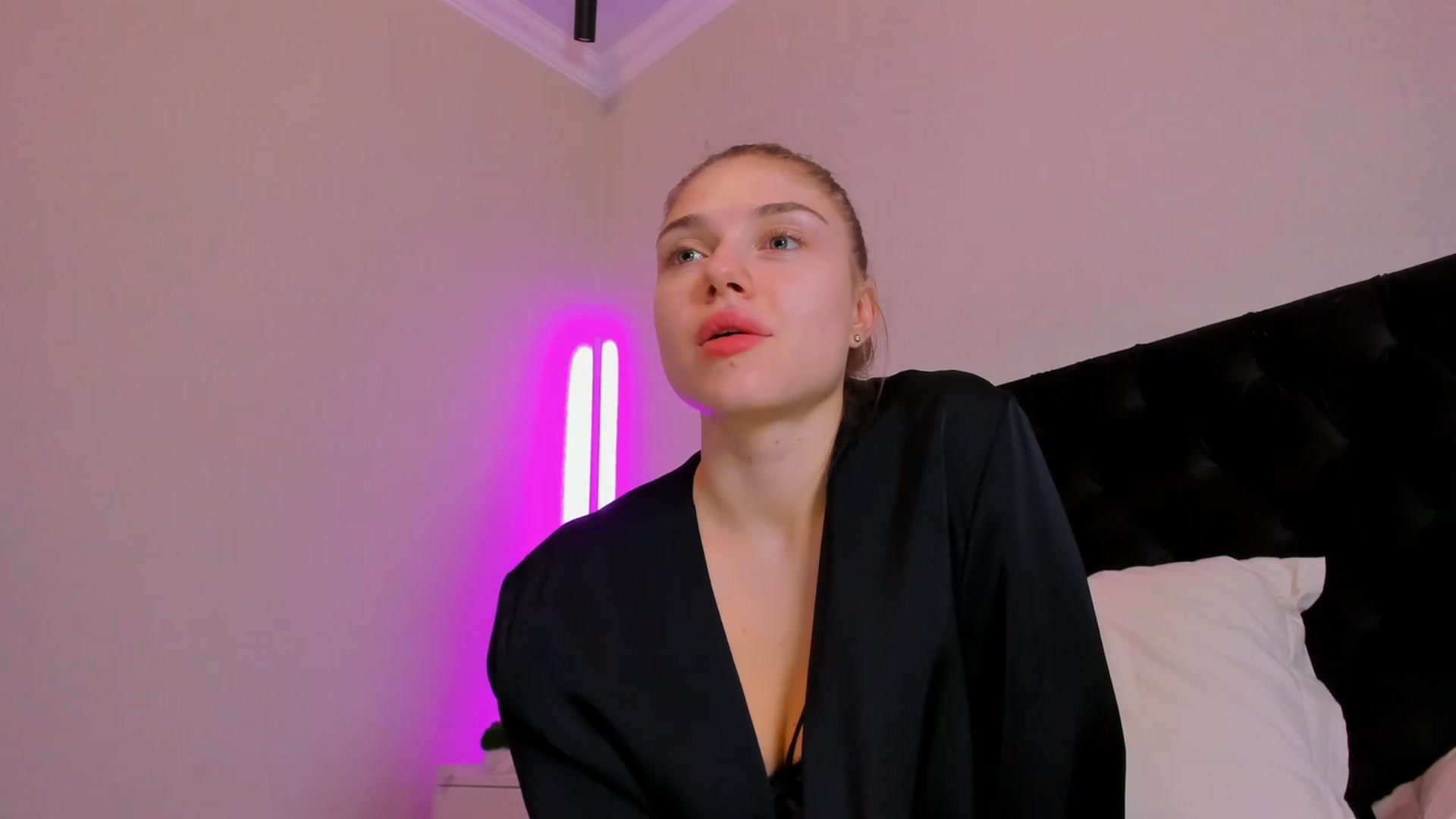 Gallery image thumbnail from Make_my_Luck's myfreecams stream on, 10/11/2023, 21:28 image 3 of 20