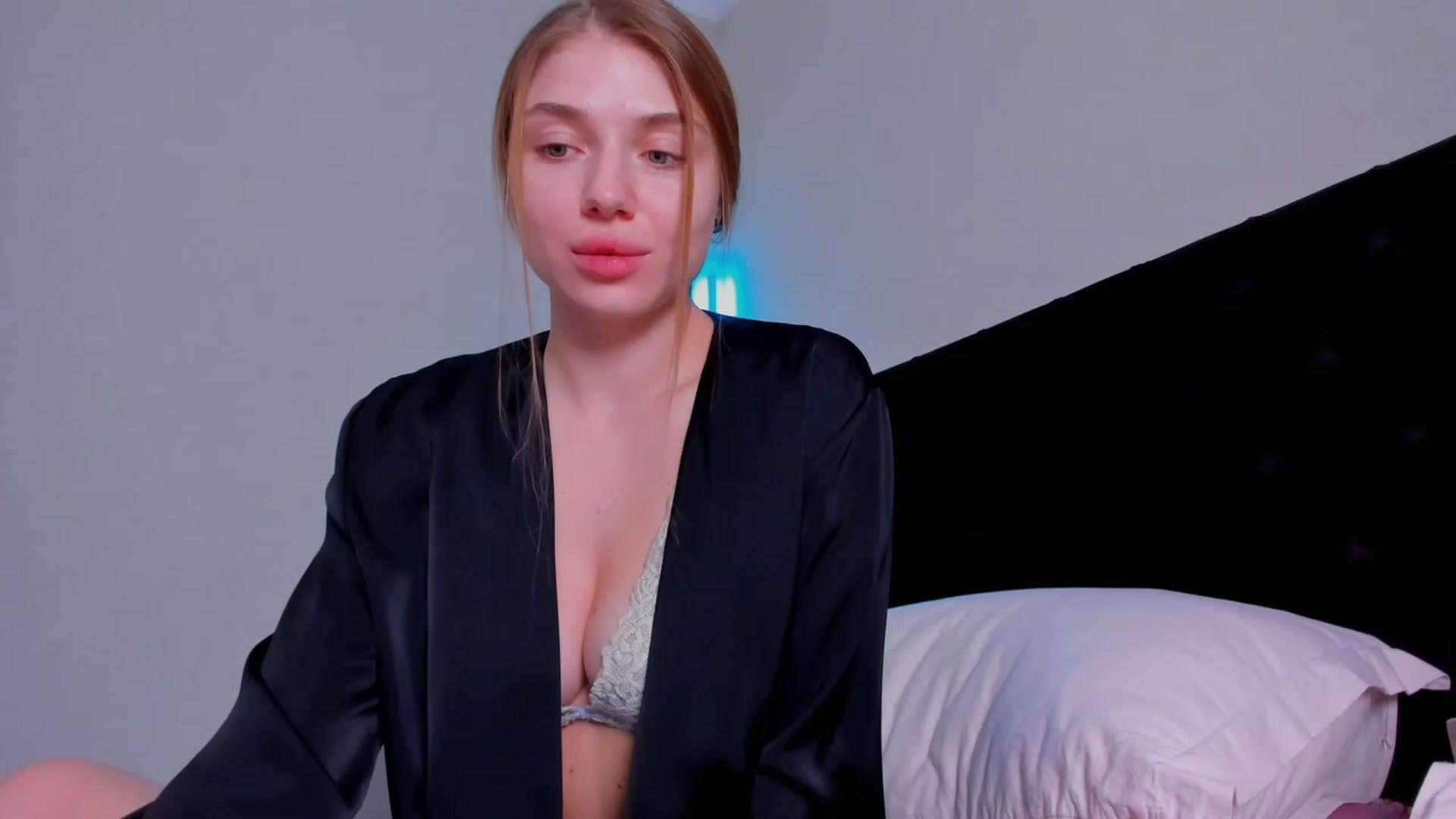 Gallery image thumbnail from Make_my_Luck's myfreecams stream on, 10/23/2023, 20:47 image 5 of 20