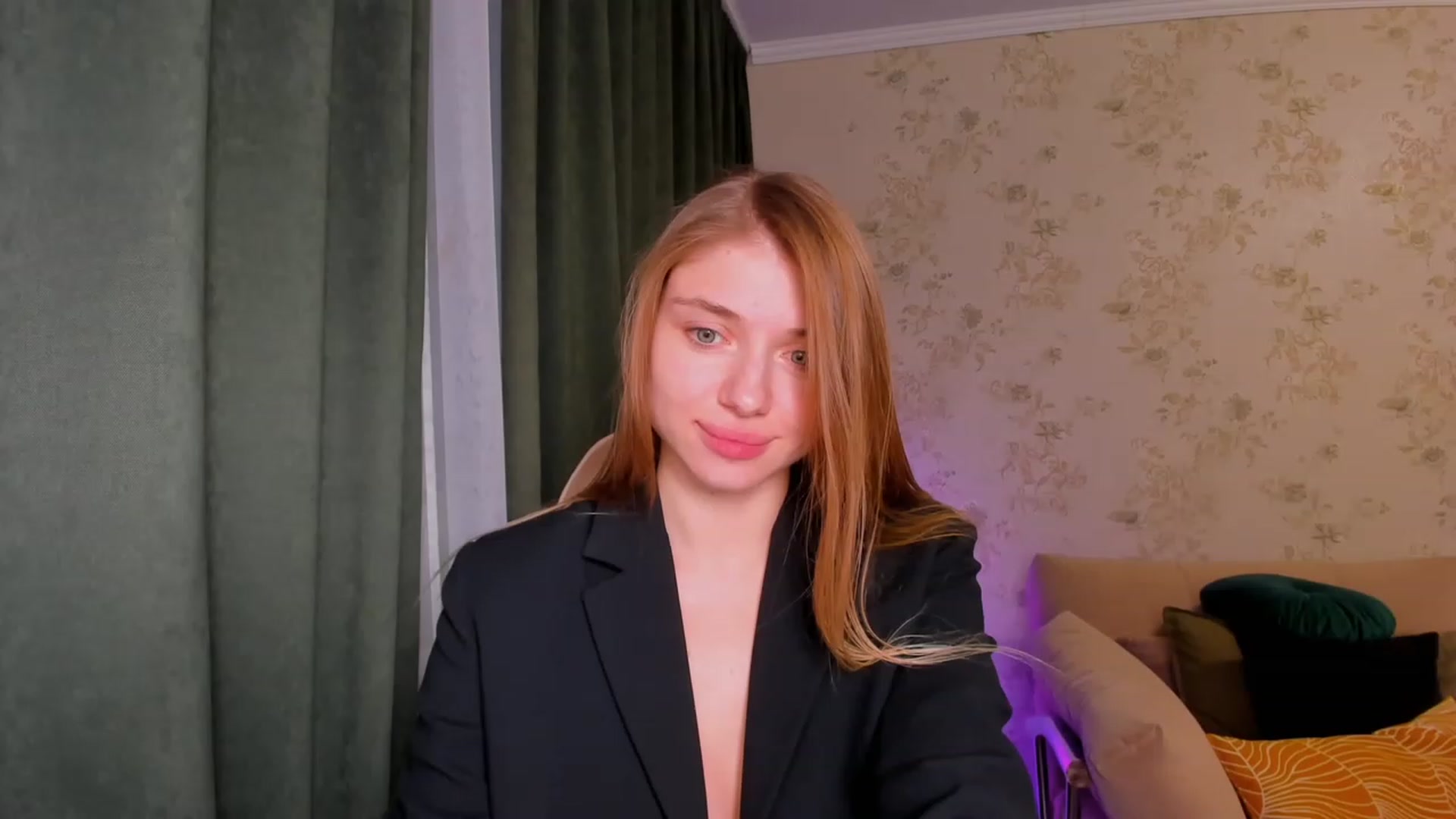 Gallery image thumbnail from Make_my_Luck's myfreecams stream on, 10/29/2023, 21:13 image 12 of 20
