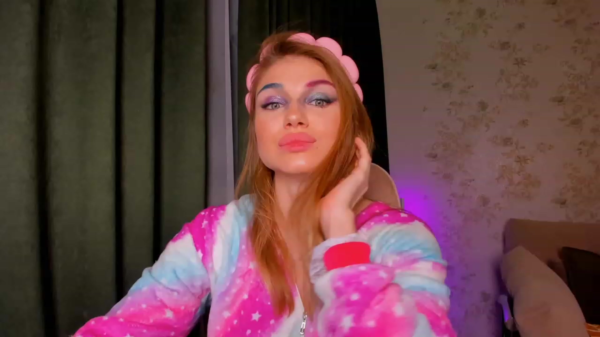 Gallery image thumbnail from Make_my_Luck's myfreecams stream on, 10/31/2023, 20:50 image 12 of 20