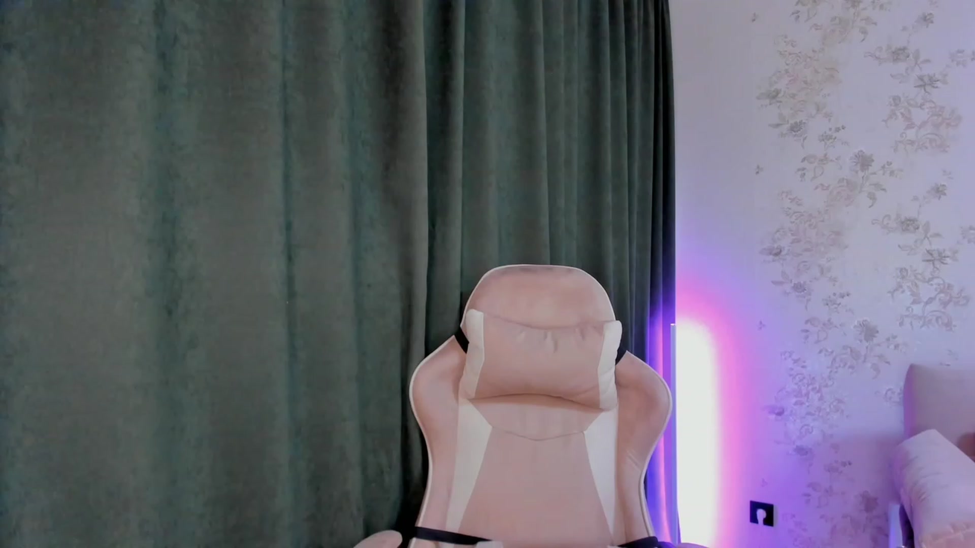 Gallery image thumbnail from Make_my_Luck's myfreecams stream on, 11/09/2023, 20:08 image 10 of 20