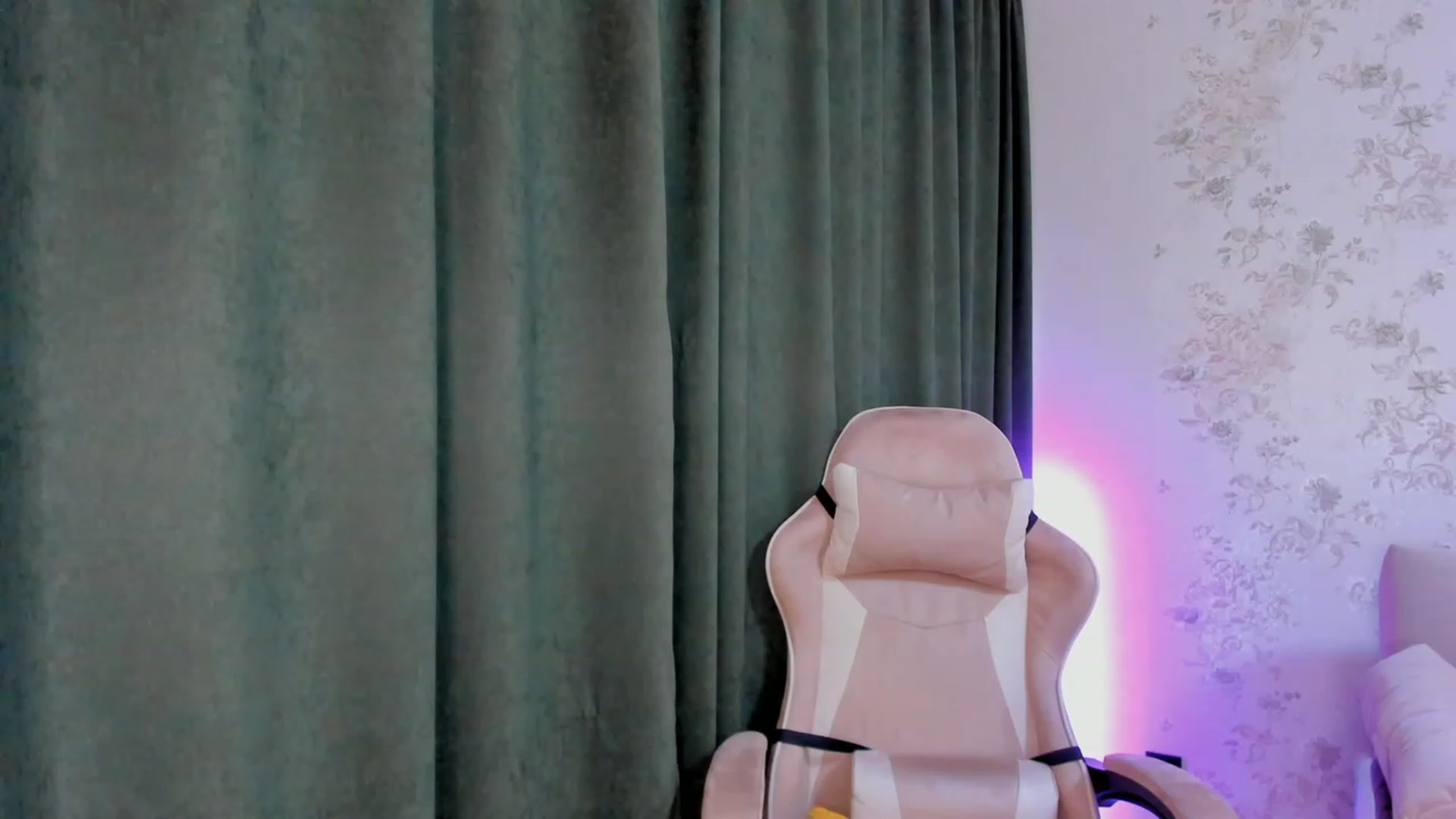 Gallery image thumbnail from Make_my_Luck's myfreecams stream on, 11/09/2023, 20:08 image 7 of 20