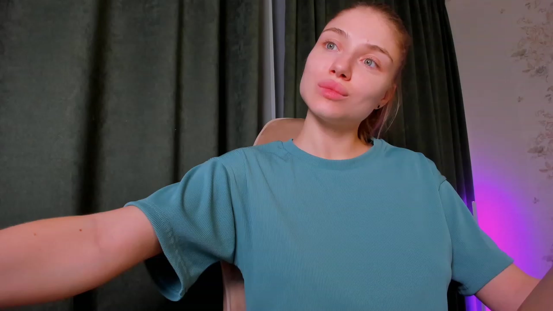 Gallery image thumbnail from Make_my_Luck's myfreecams stream on, 11/10/2023, 17:47 image 8 of 20