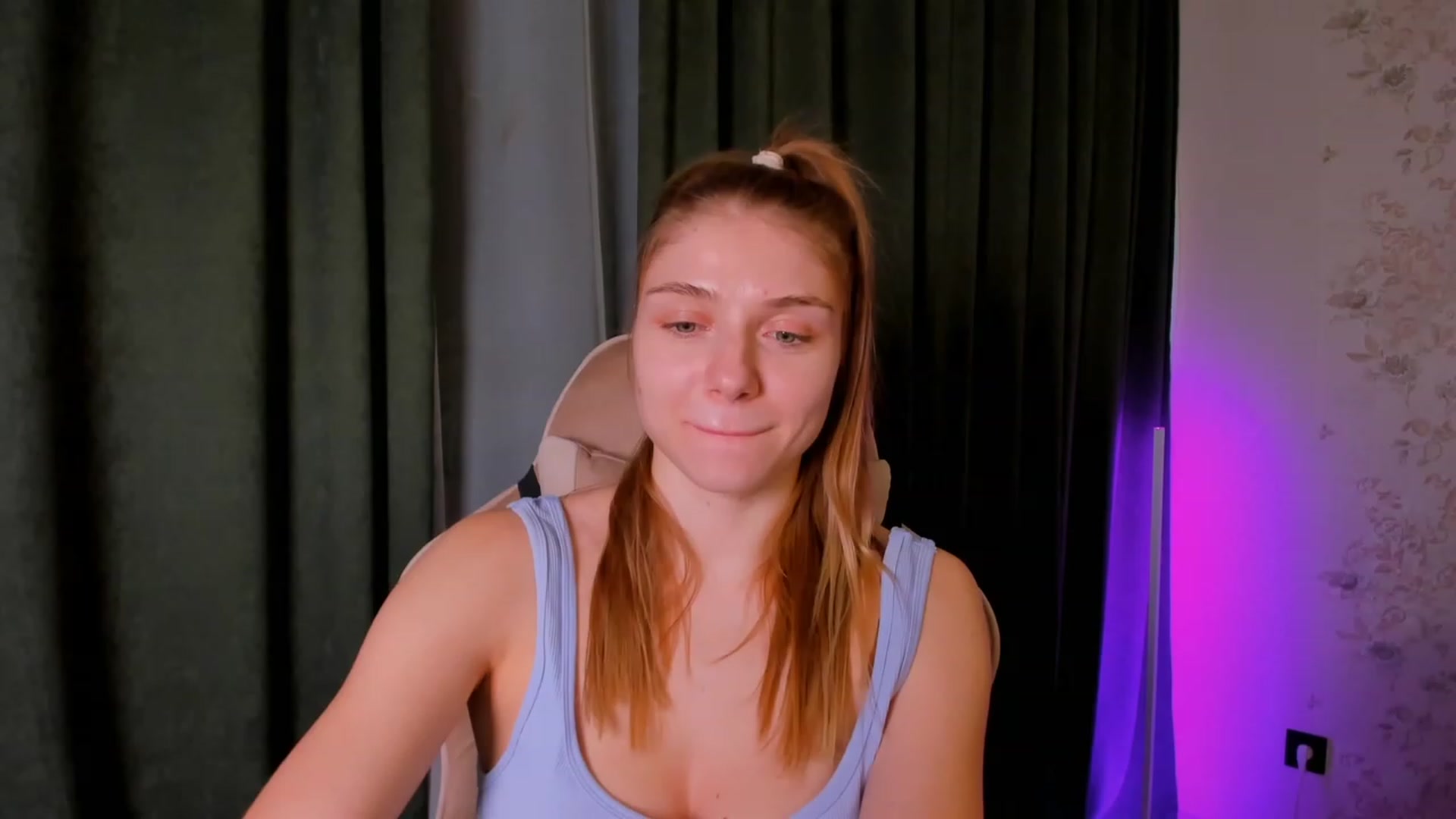 Gallery image thumbnail from Make_my_Luck's myfreecams stream on, 11/10/2023, 19:44 image 2 of 20