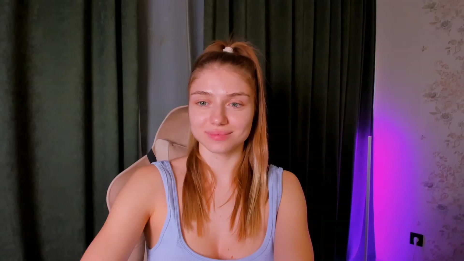 Gallery image thumbnail from Make_my_Luck's myfreecams stream on, 11/10/2023, 19:44 image 6 of 20