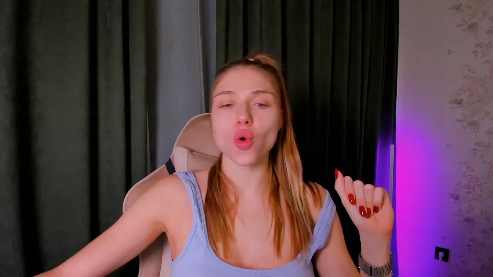 Gallery image thumbnail from Make_my_Luck's myfreecams stream on, 11/10/2023, 19:44 image 13 of 20