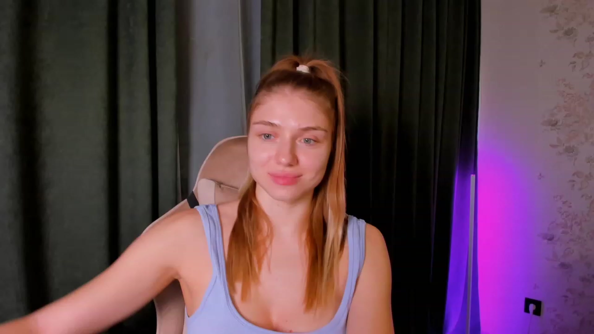 Gallery image thumbnail from Make_my_Luck's myfreecams stream on, 11/10/2023, 19:44 image 11 of 20