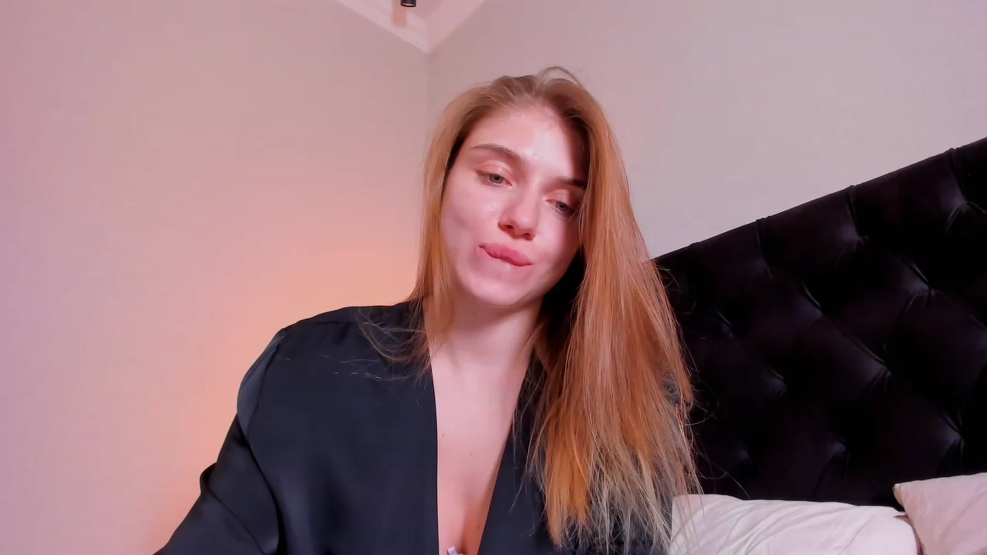 Gallery image thumbnail from Make_my_Luck's myfreecams stream on, 11/12/2023, 21:10 image 18 of 20