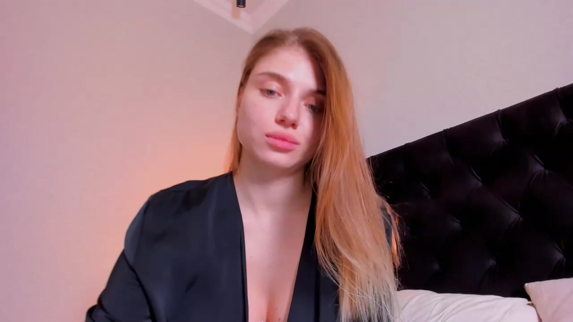 Gallery image thumbnail from Make_my_Luck's myfreecams stream on, 11/12/2023, 21:10 image 9 of 20