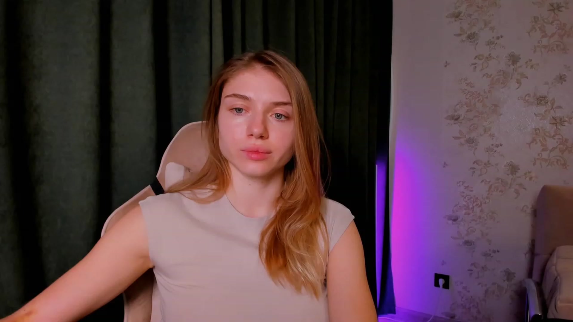 Gallery image thumbnail from Make_my_Luck's myfreecams stream on, 12/06/2023, 19:57 image 13 of 20
