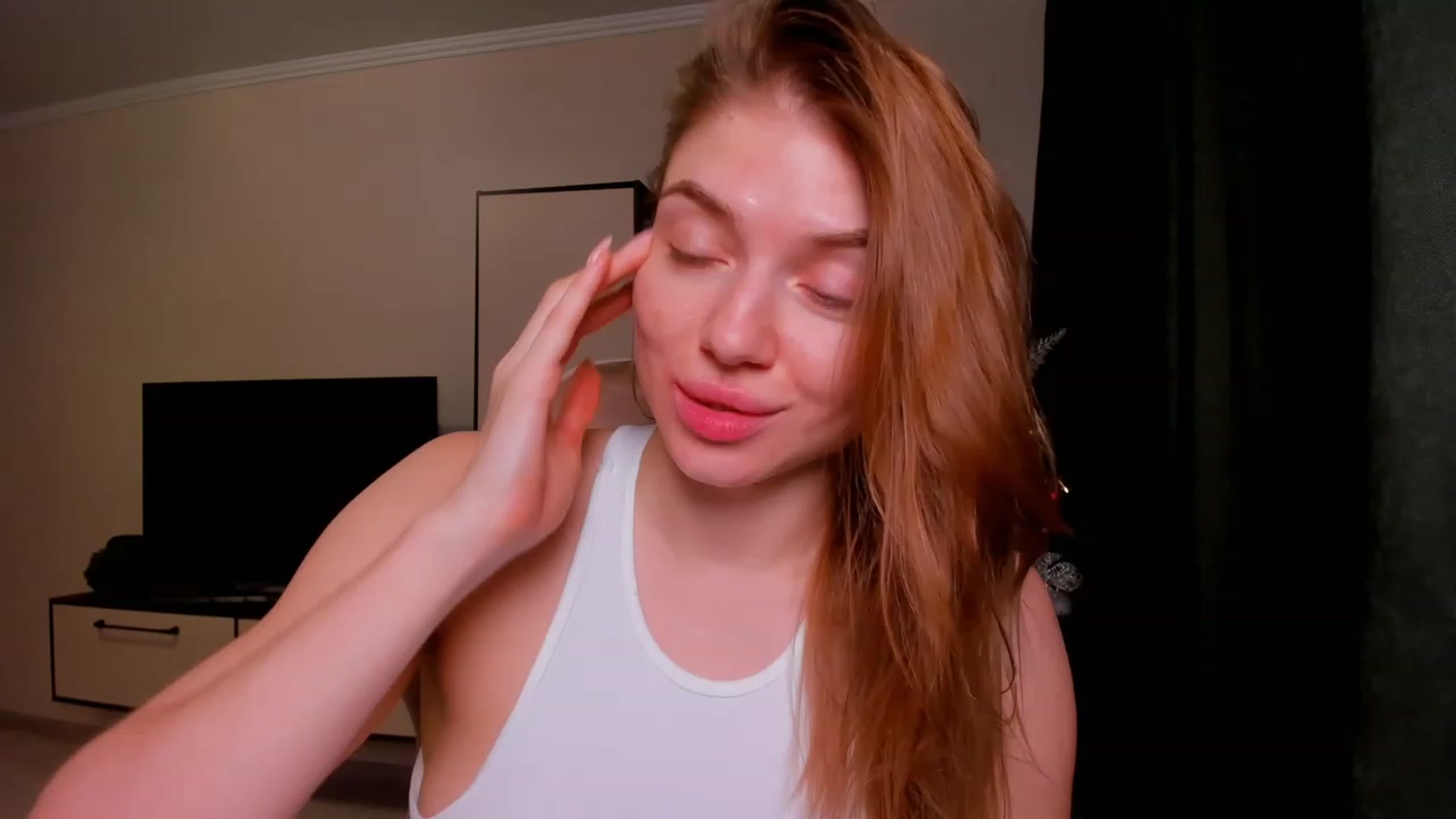 Gallery image thumbnail from Make_my_Luck's myfreecams stream on, 12/12/2023, 21:49 image 2 of 20