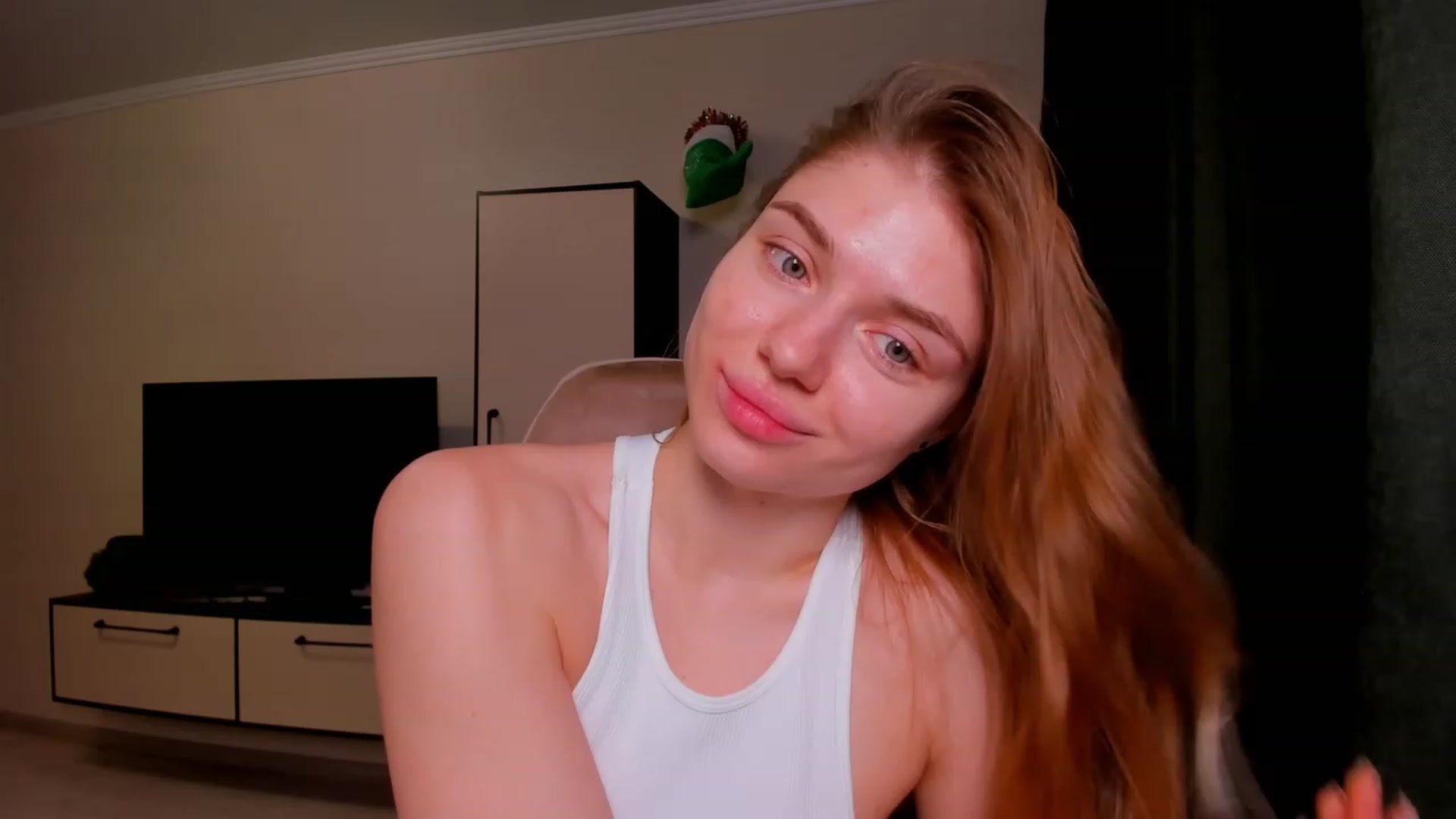 Gallery image thumbnail from Make_my_Luck's myfreecams stream on, 12/12/2023, 21:49 image 3 of 20