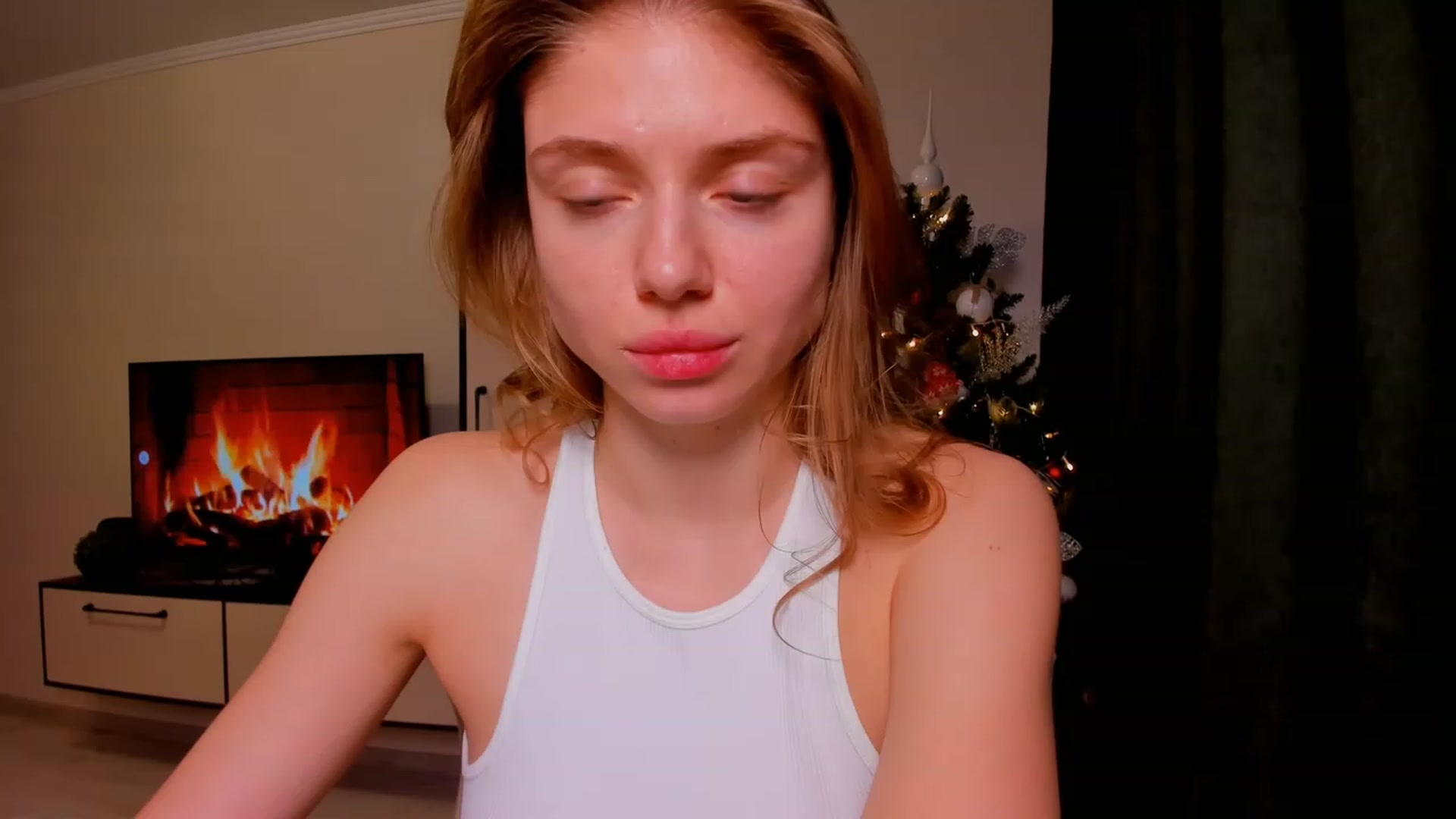 Gallery image thumbnail from Make_my_Luck's myfreecams stream on, 12/17/2023, 18:25 image 17 of 20